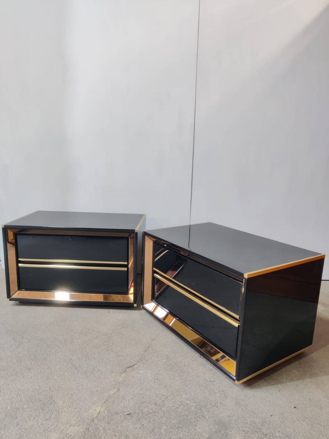 Pair of Italian nightstands, 1970/1980