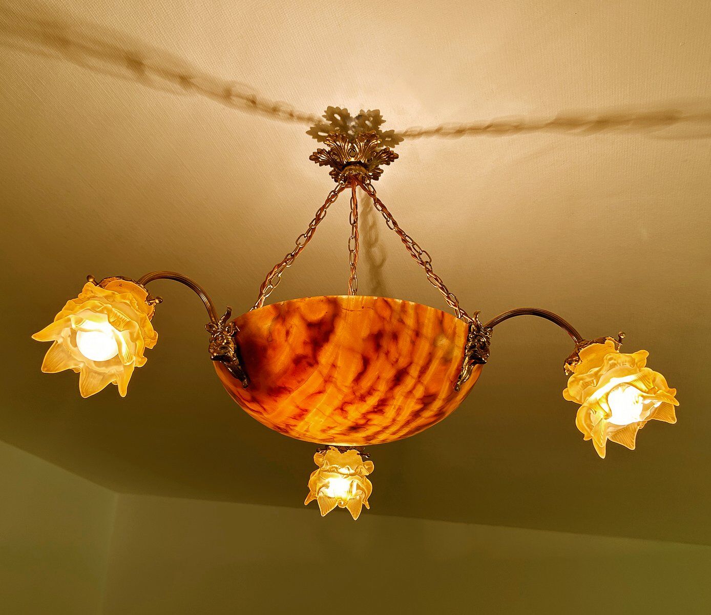 Art Deco pendant light in alabaster marble and bronze,1920s