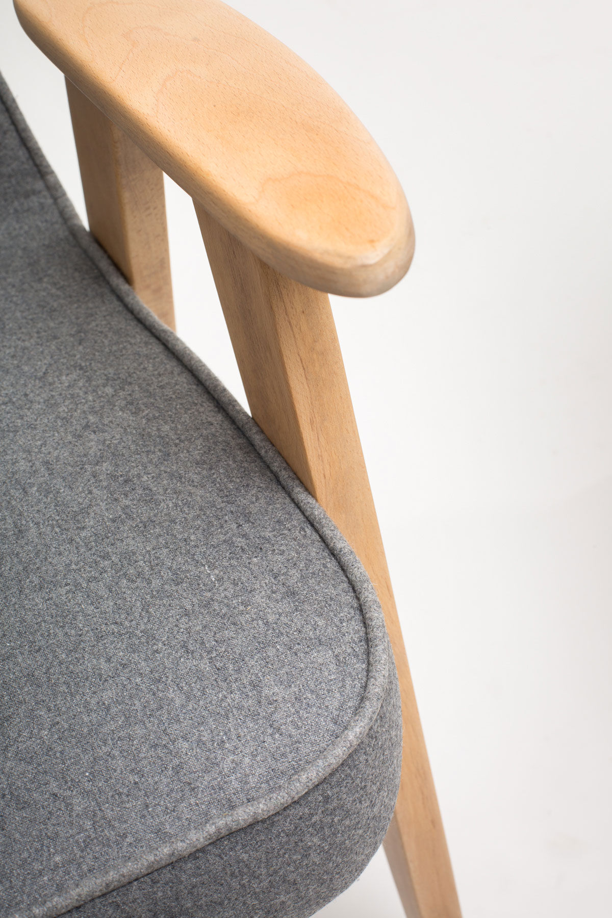 Pair of 366 armchairs DARK FELT