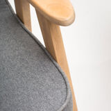 Pair of 366 armchairs DARK FELT