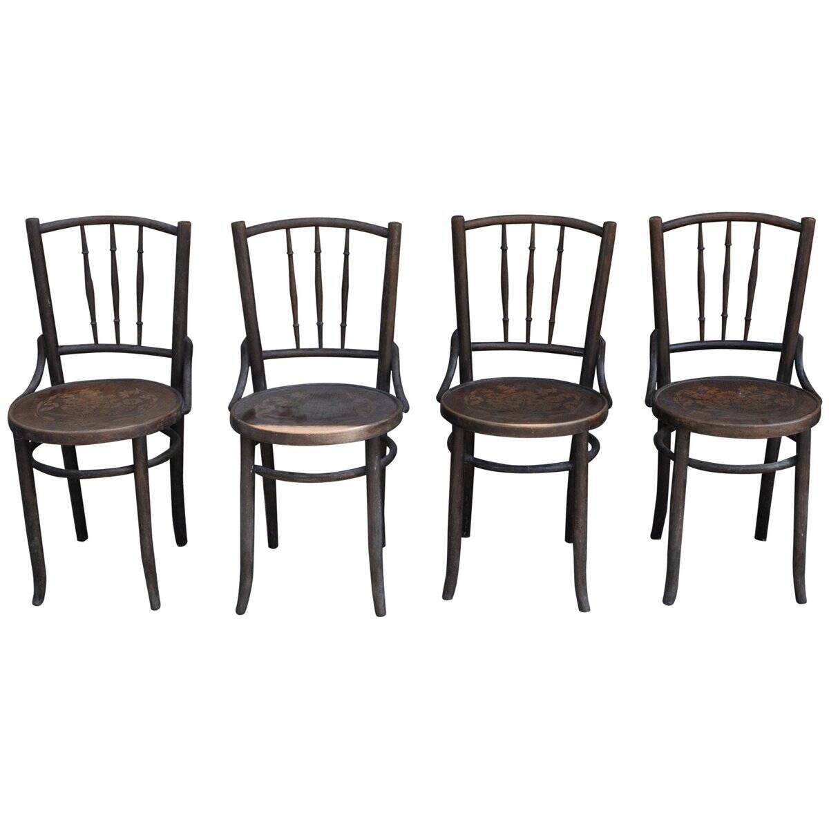 Set of 4 Thonet chairs in brown wood, 1930s bistro design, Art Nouveau curved backrest.