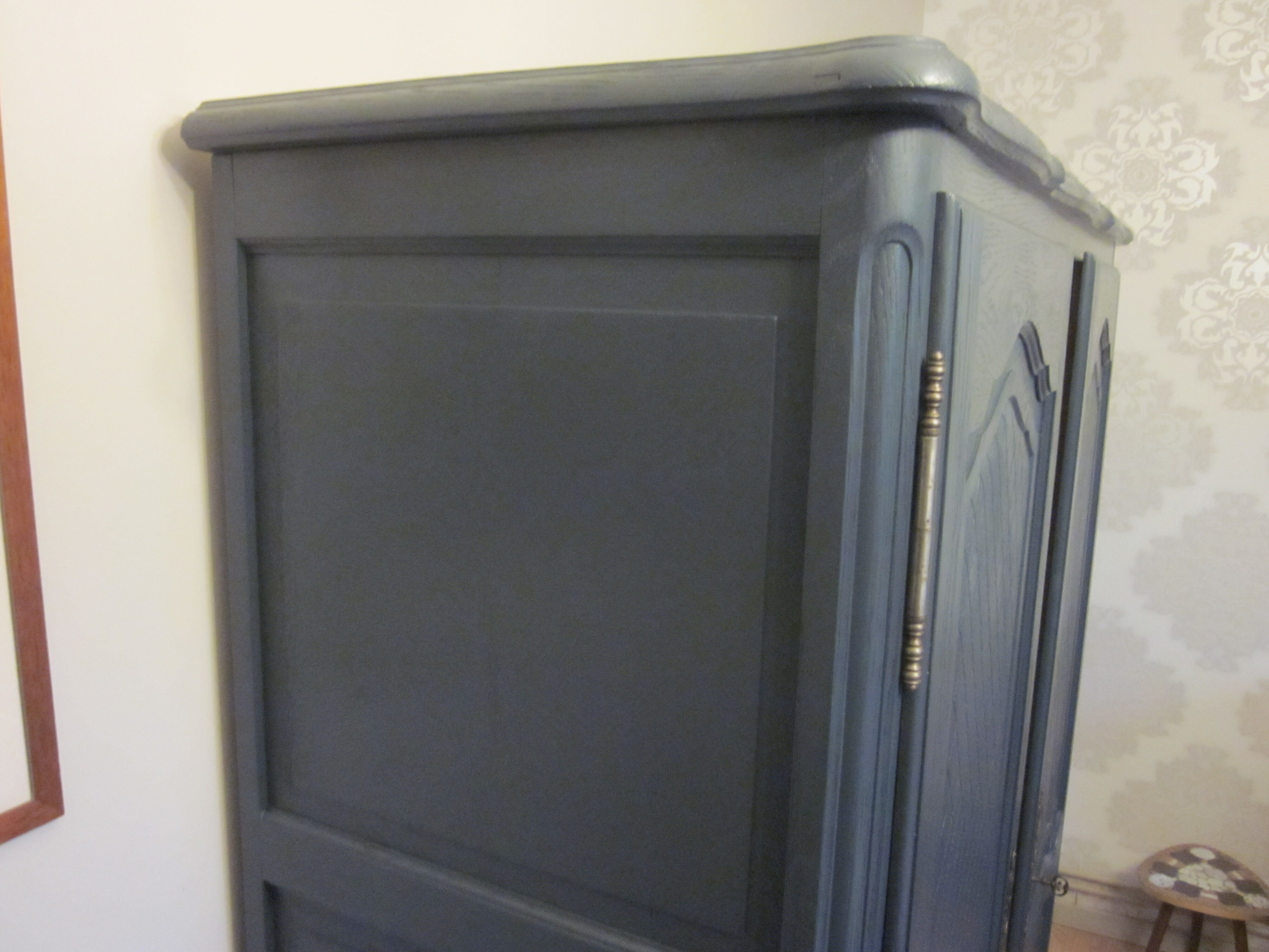 Old anthracite grey cabinet