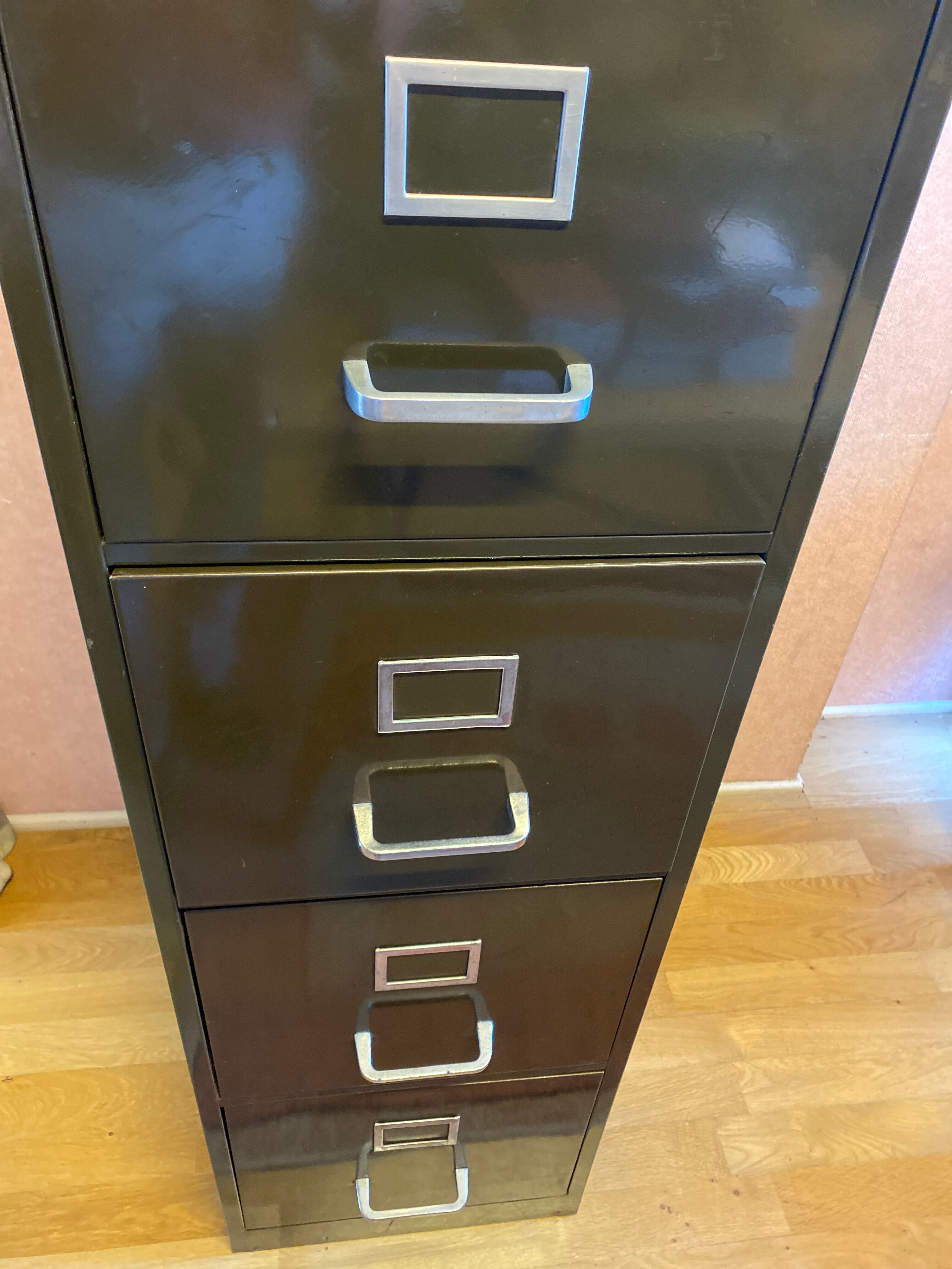 Strafor metal office binder.