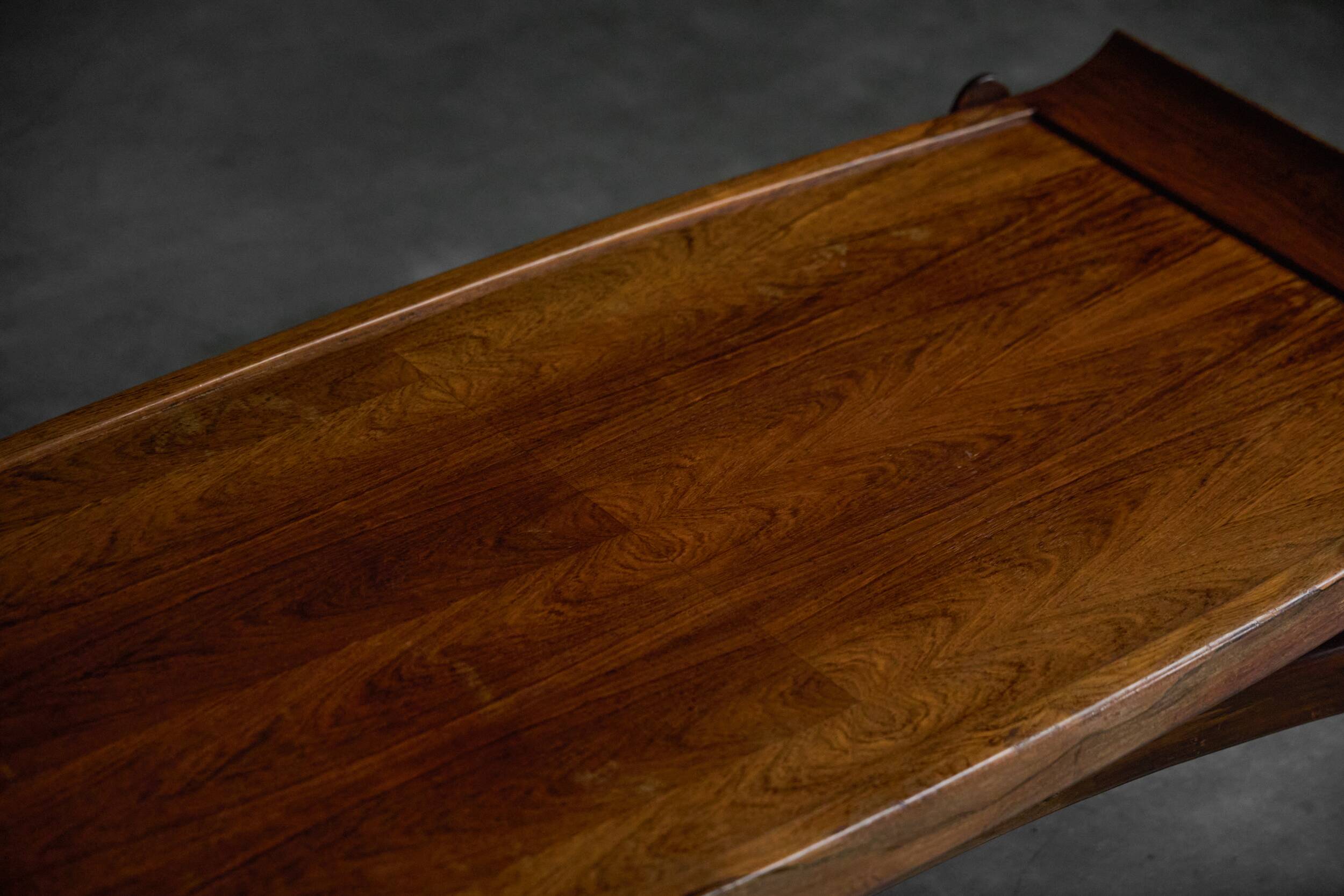 Table basse moderne brésilienne de Jean Gillon, Brésil, années 1960