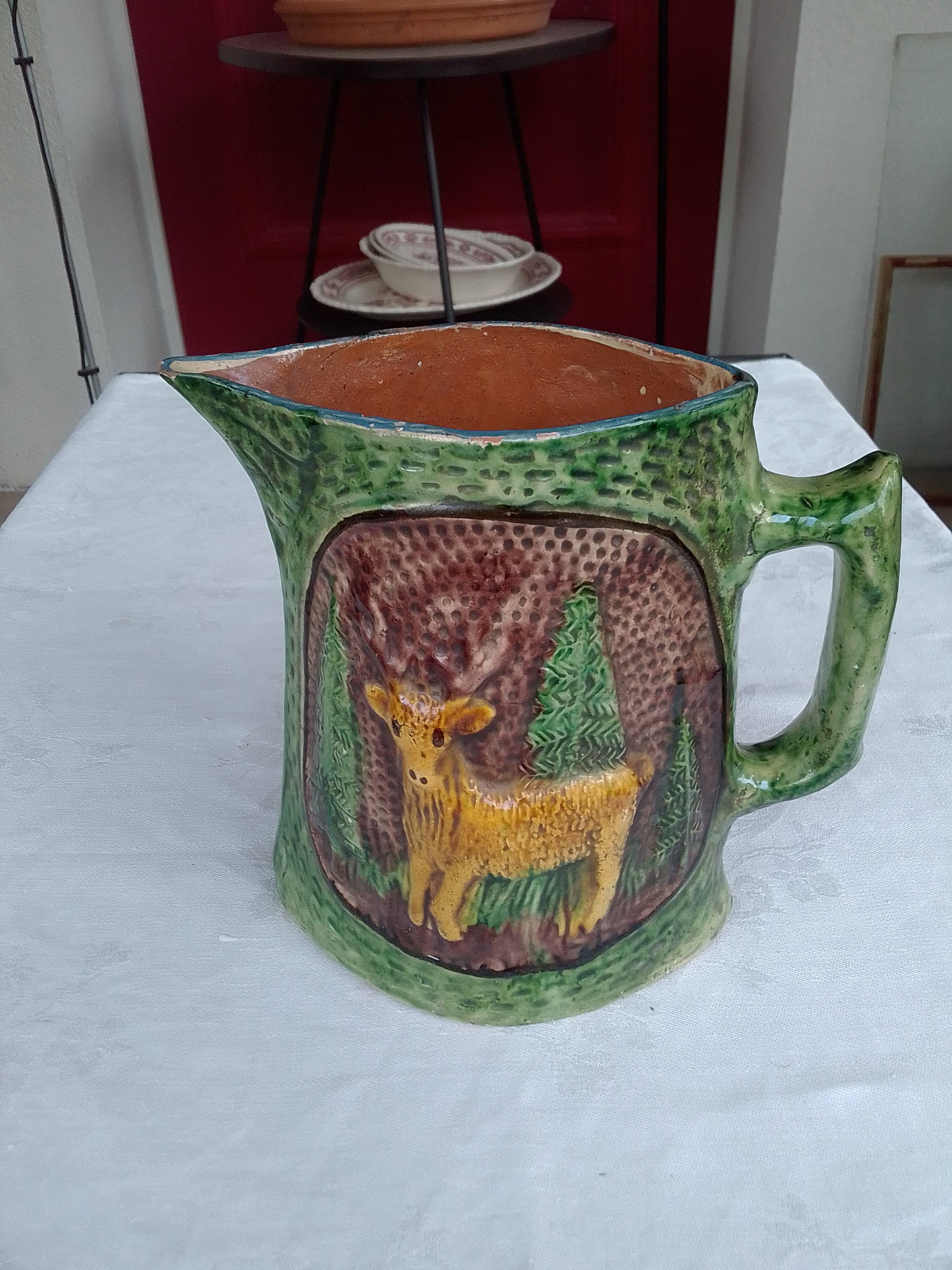 Pitcher slurry decoration deer