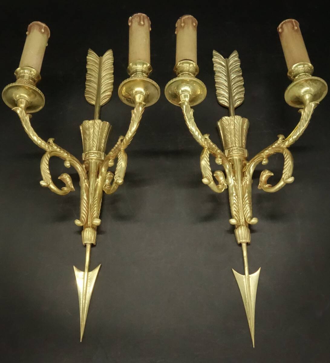 Paire d'appliques en bronze doré flèche et têtes d'aigle style Empire