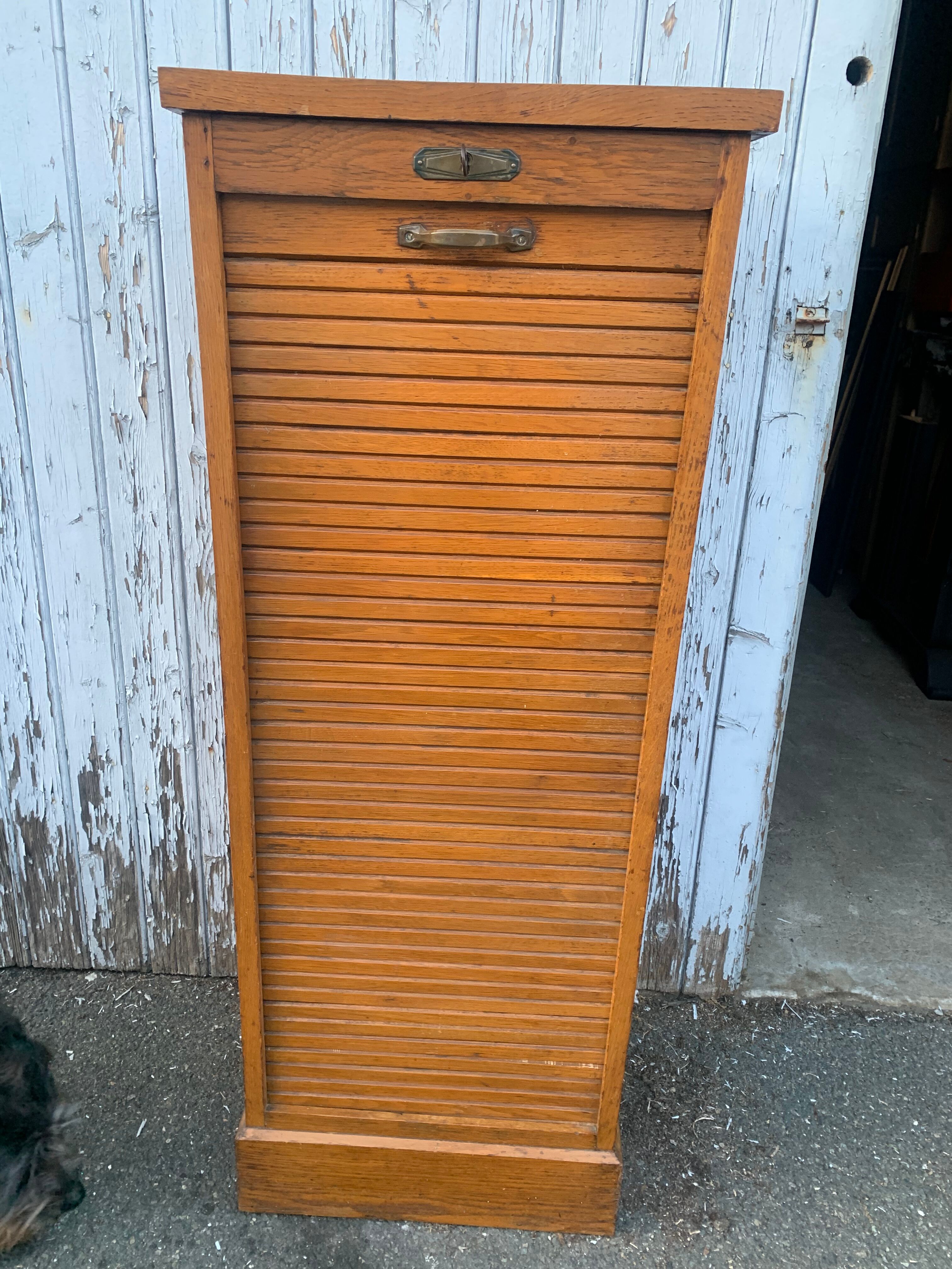 Curtain bookcase