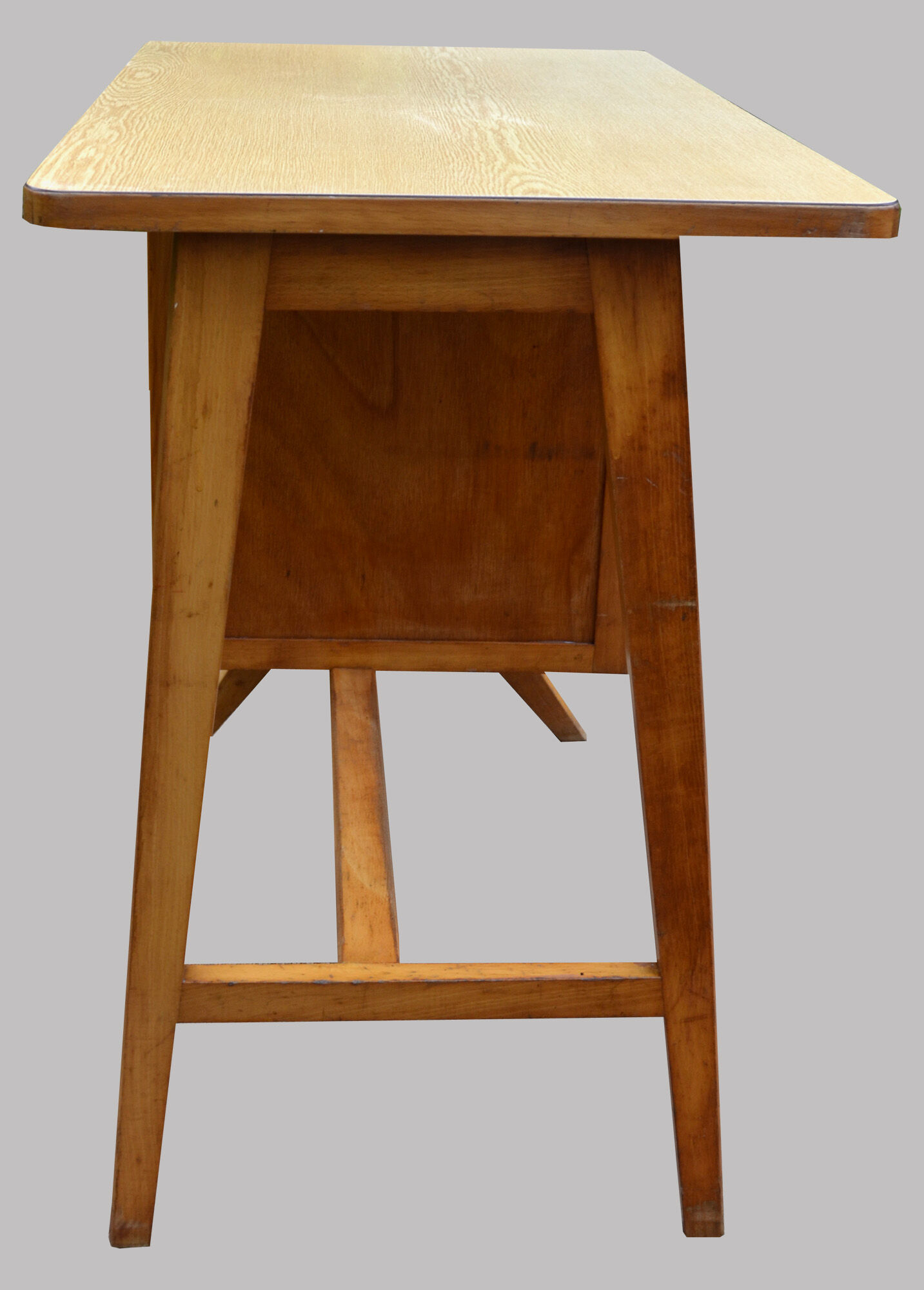 Child desk