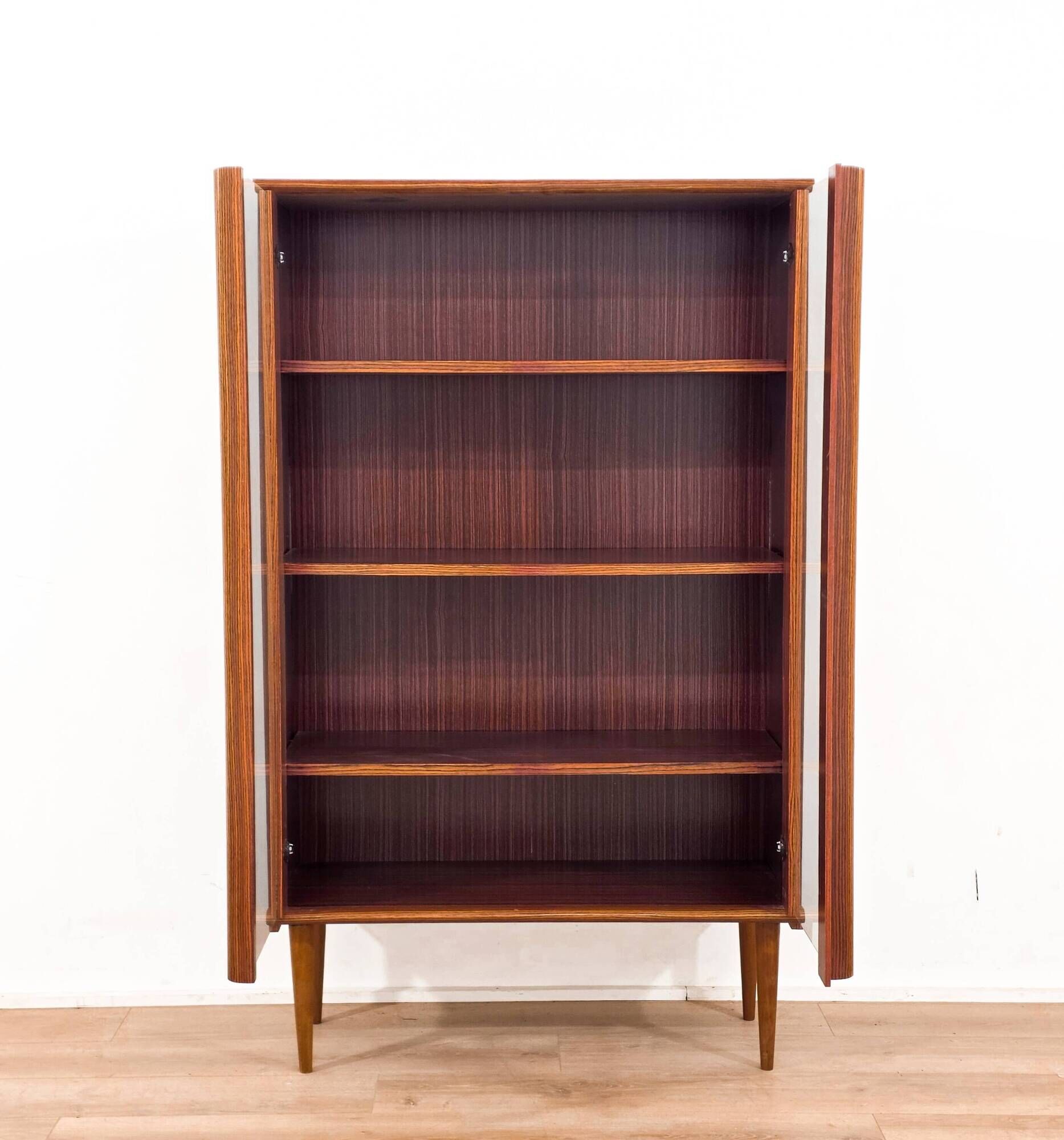 Bibliothèque vitrée scandinave en bois, années 1960