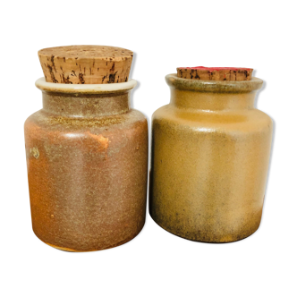 Lot de deux pots à moutarde anciens en grès