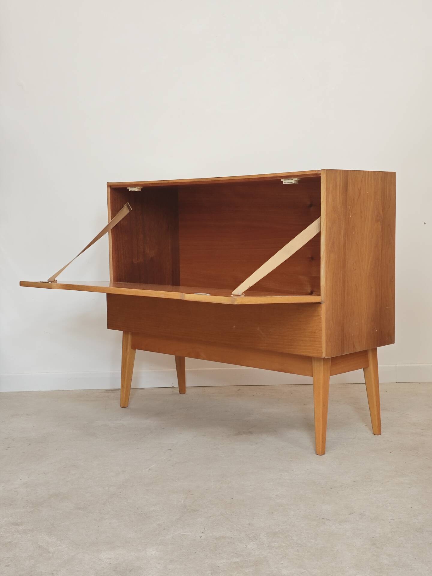 Storage chest with cover / mini bar by Landsman / Nepozitek 1960