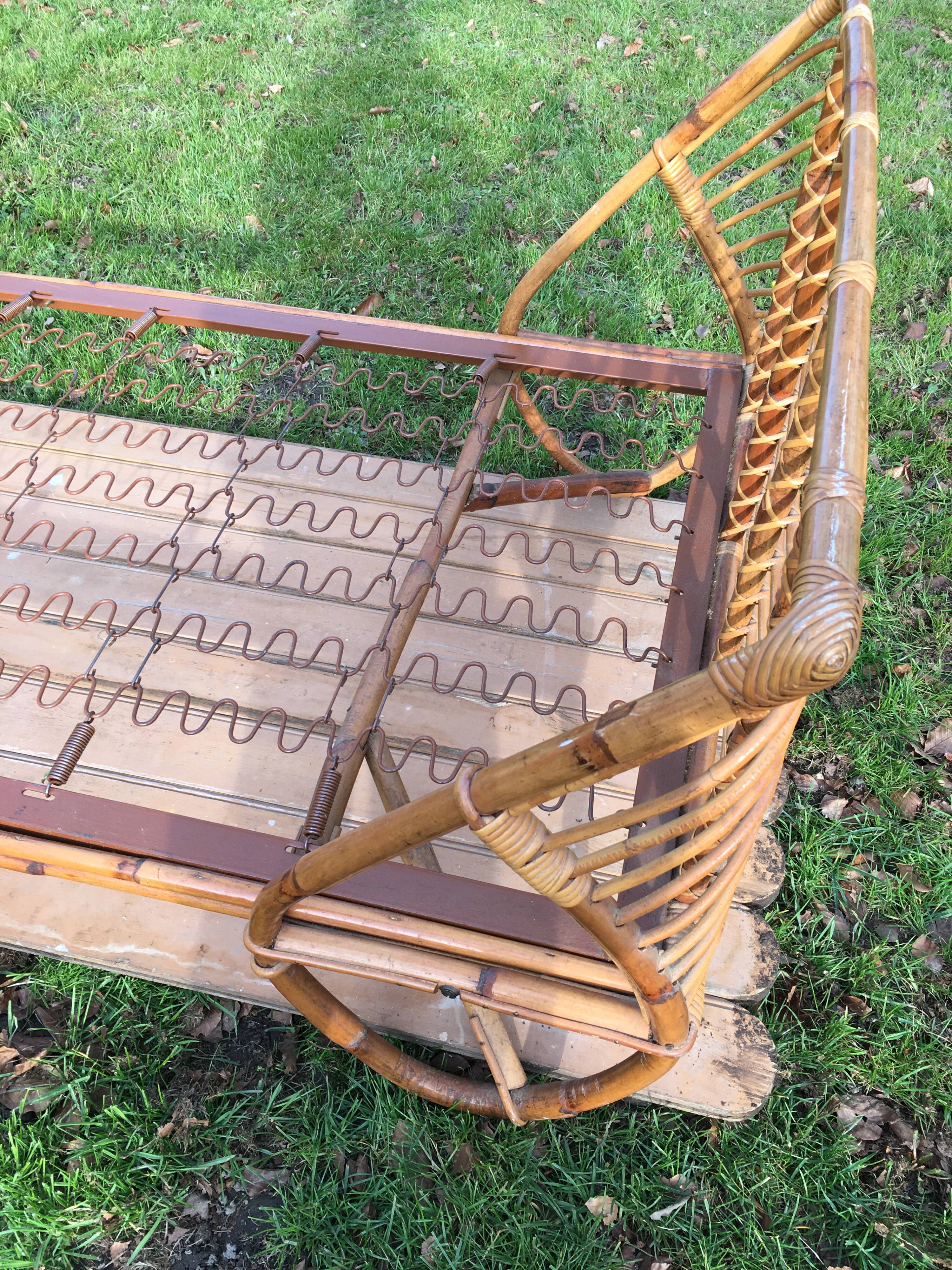 Rattan basket bed