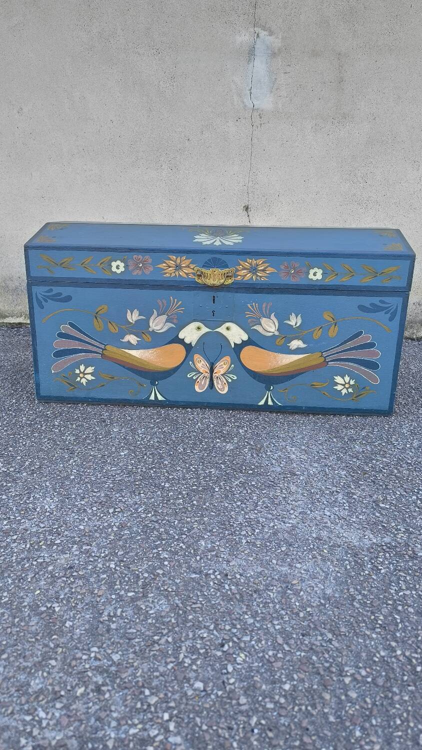 Swedish hand-painted chest 1900