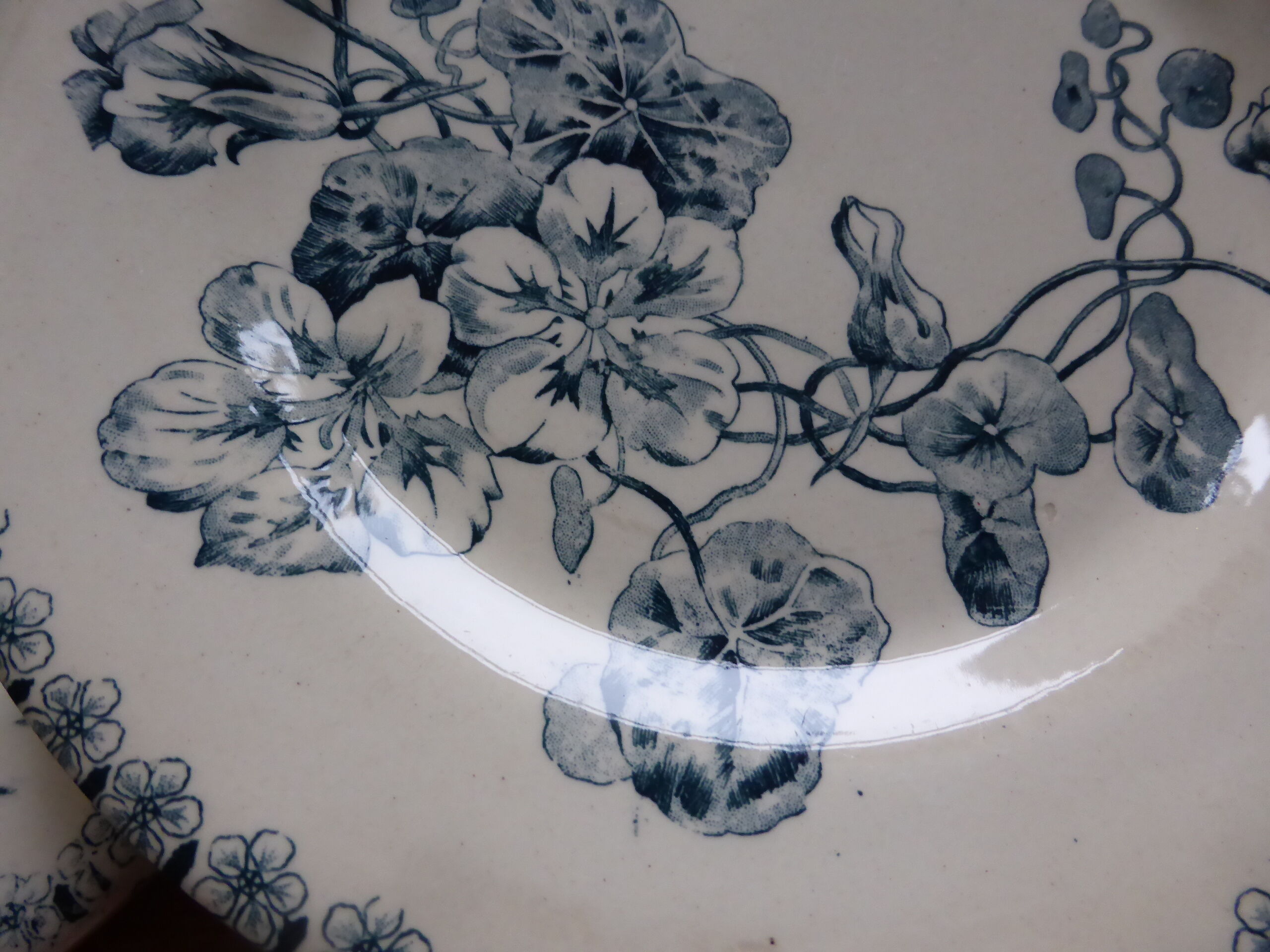 6 Gien iron earth plates