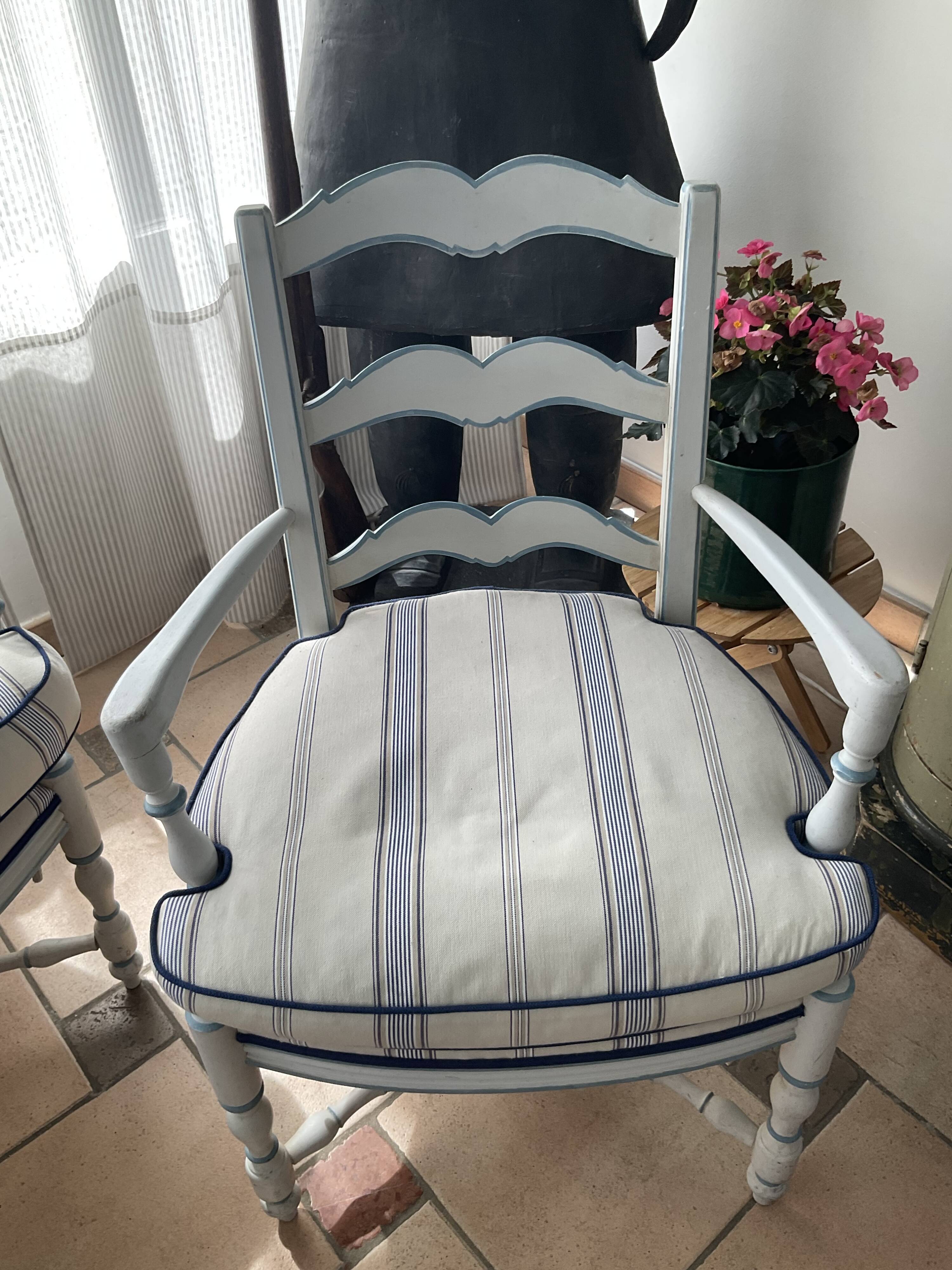 Provençal farmhouse-style salon