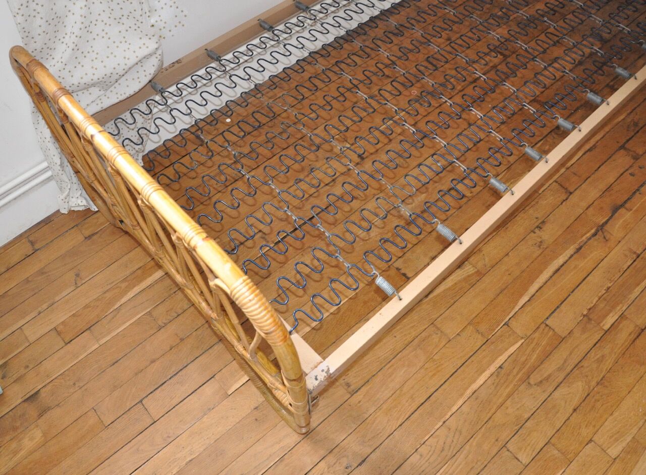 Bed rattan 60s