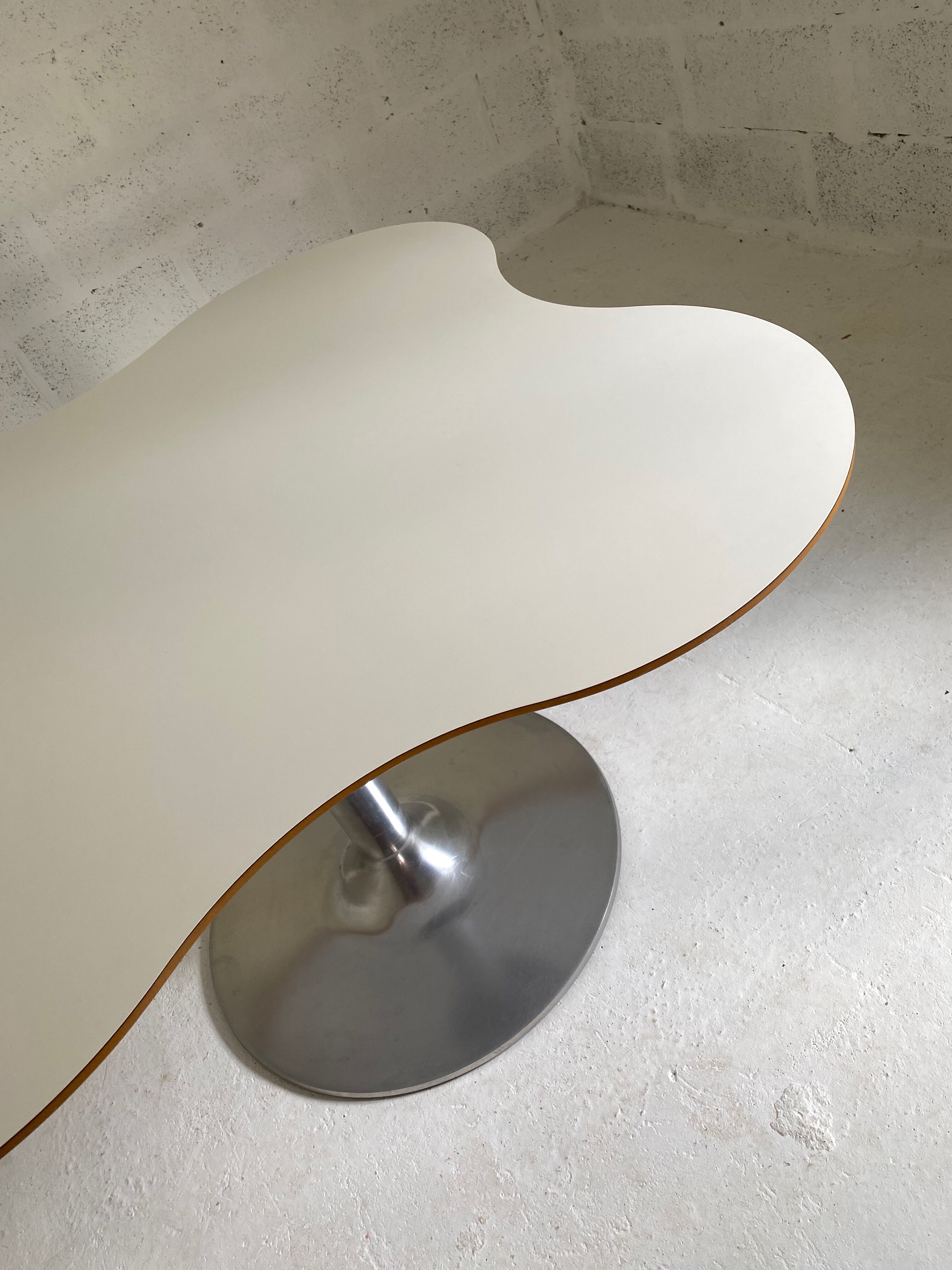Vintage cloud table 1970