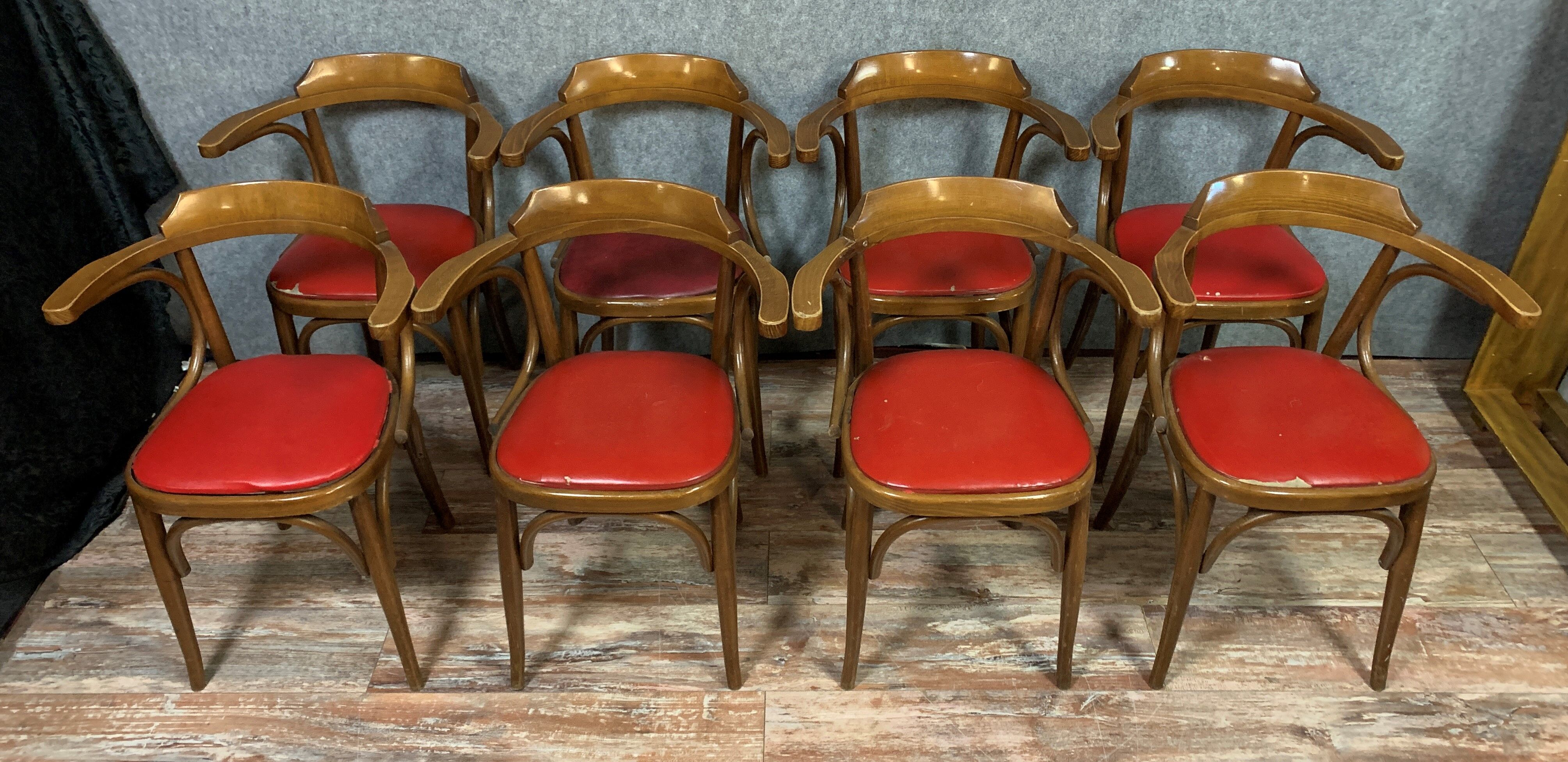 Série de 8 chaises en bois courbé vers 1940