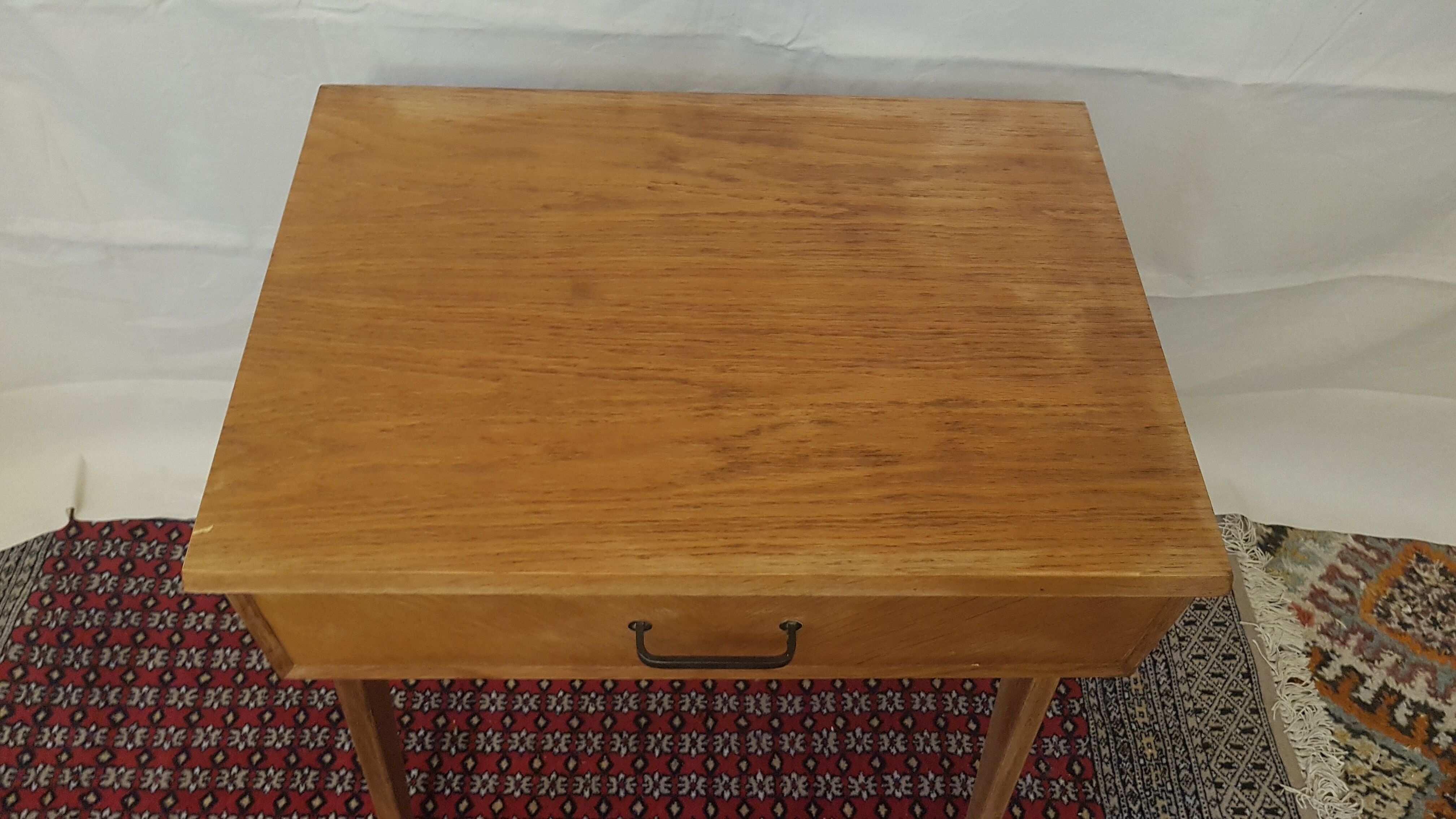 Bureau pieds compas