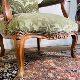 Paire de fauteuils à la reine cabriolet en velours vert style Louis XV - 19eme siècle France