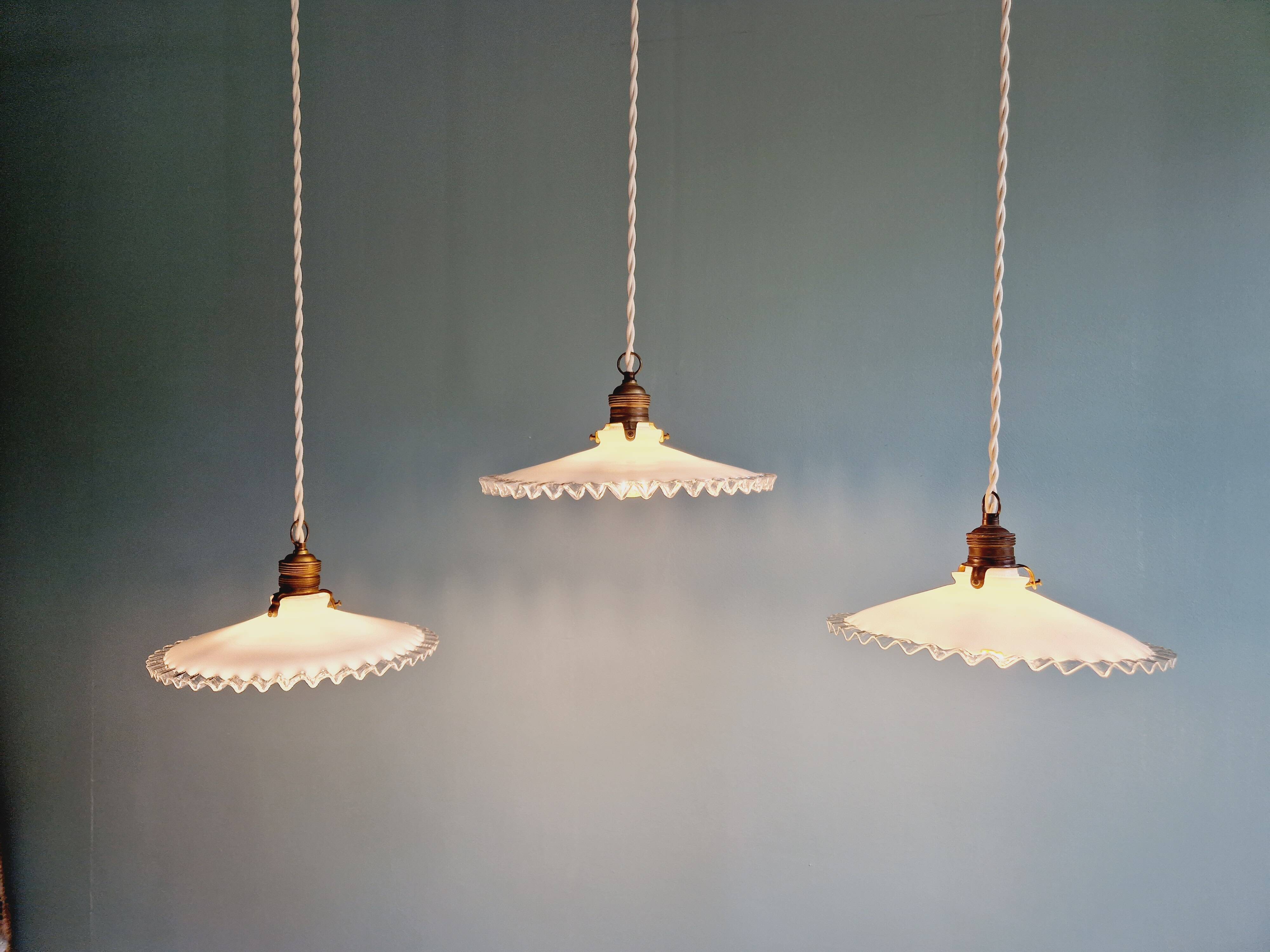 Suspension in opaline 1930s