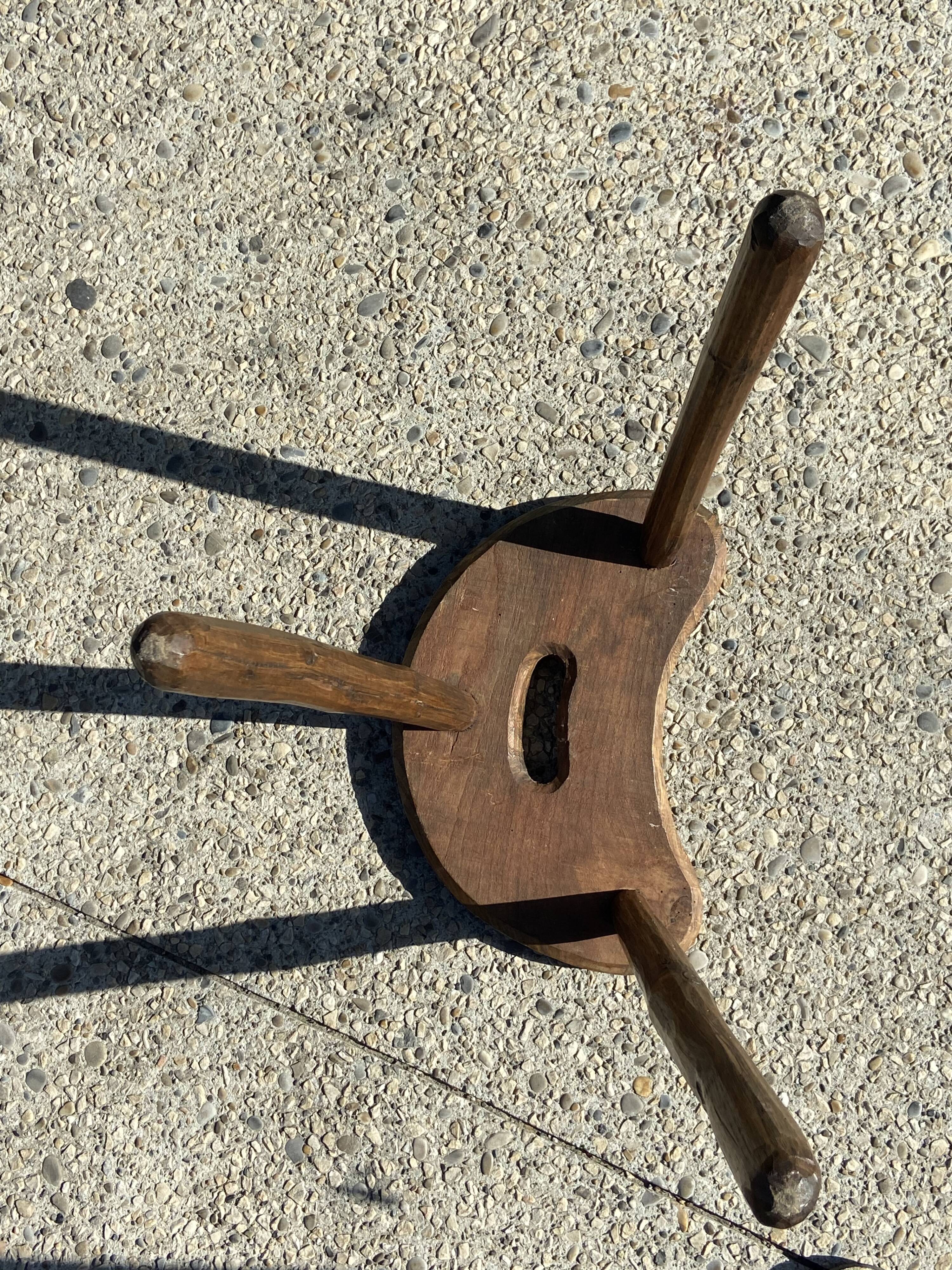 Farm tripod bottom stool