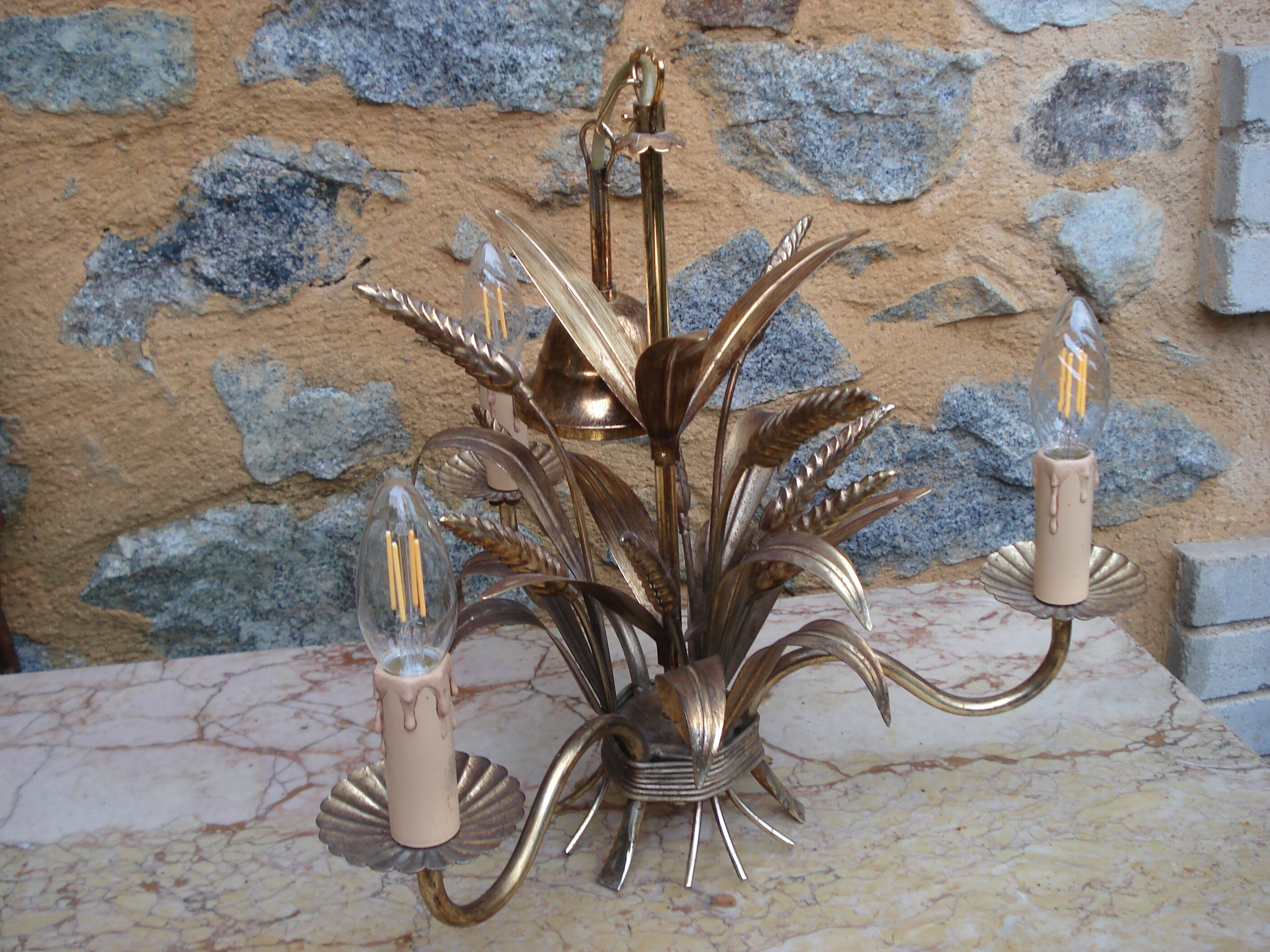 Suspension ear of wheat in gilded metal 3 lamps