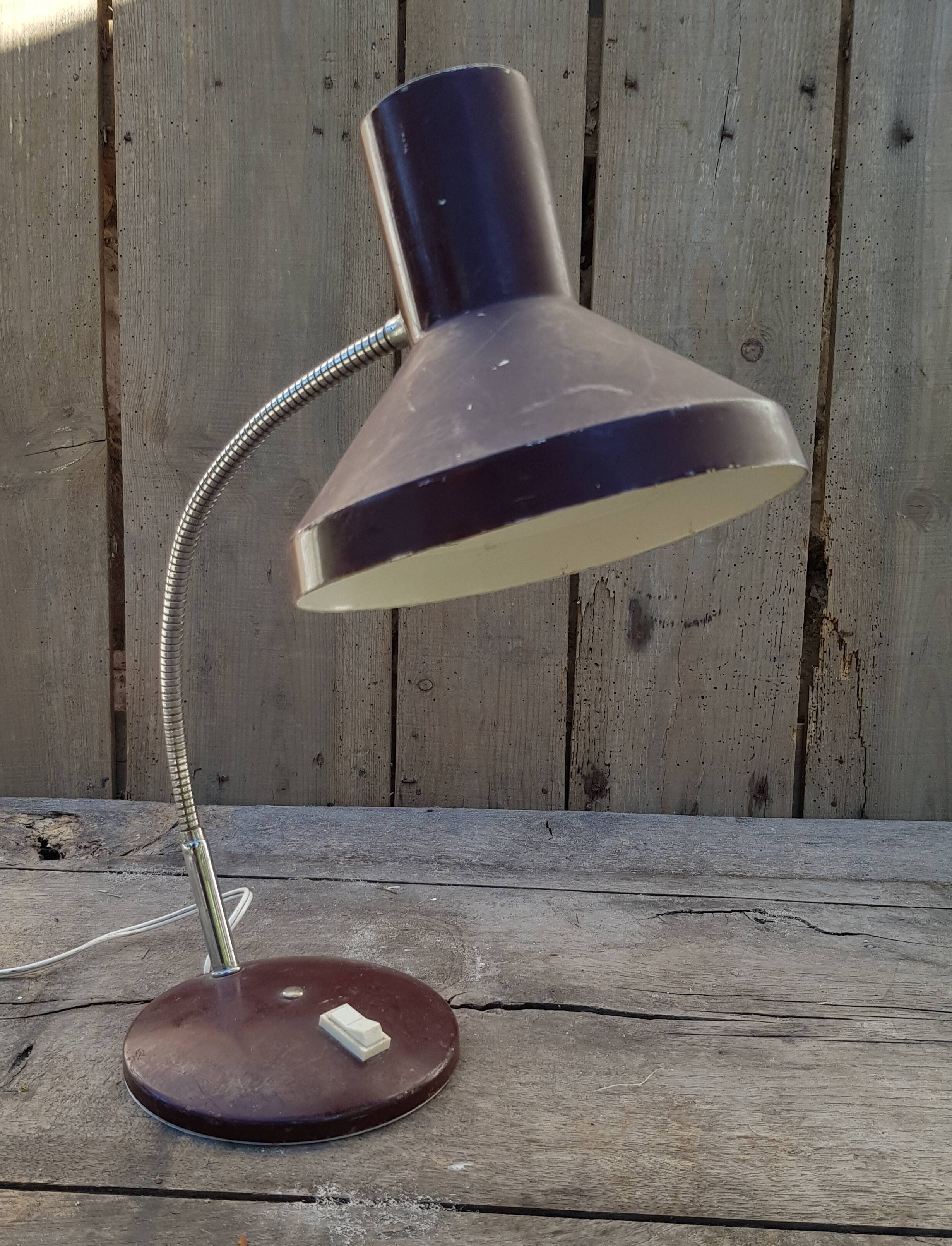 1970 articulated desk lamp