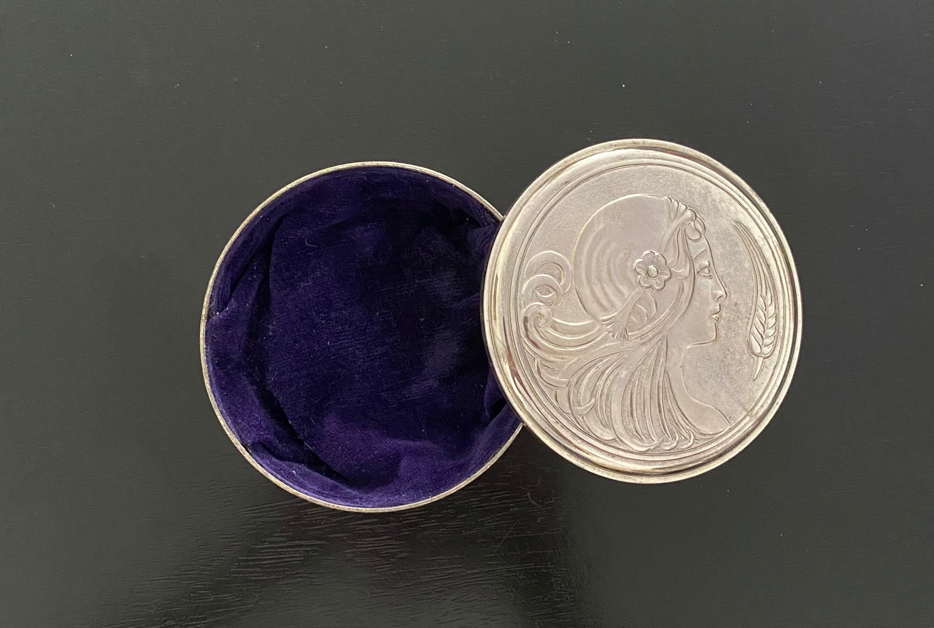 Art Nouveau style jewelry box