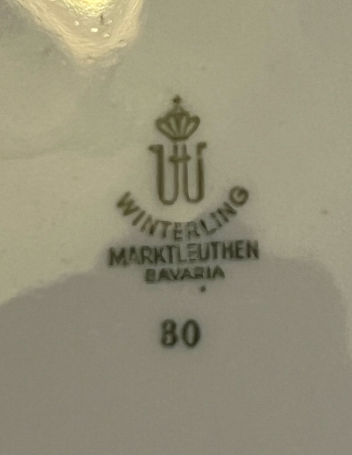 6 flat white porcelain plates