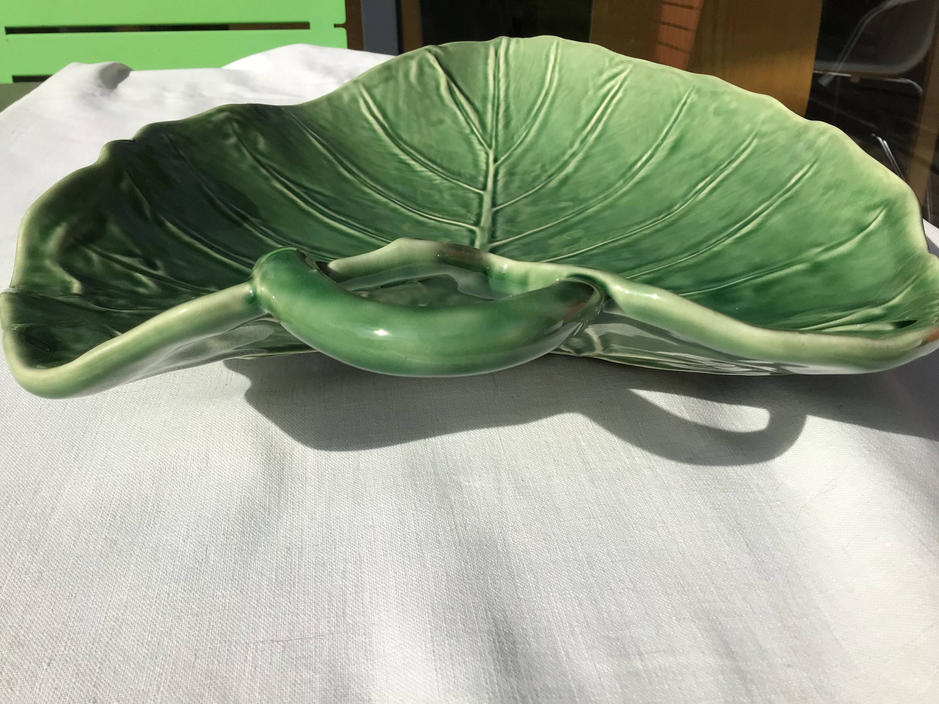 Exotic leaf fruit bowl