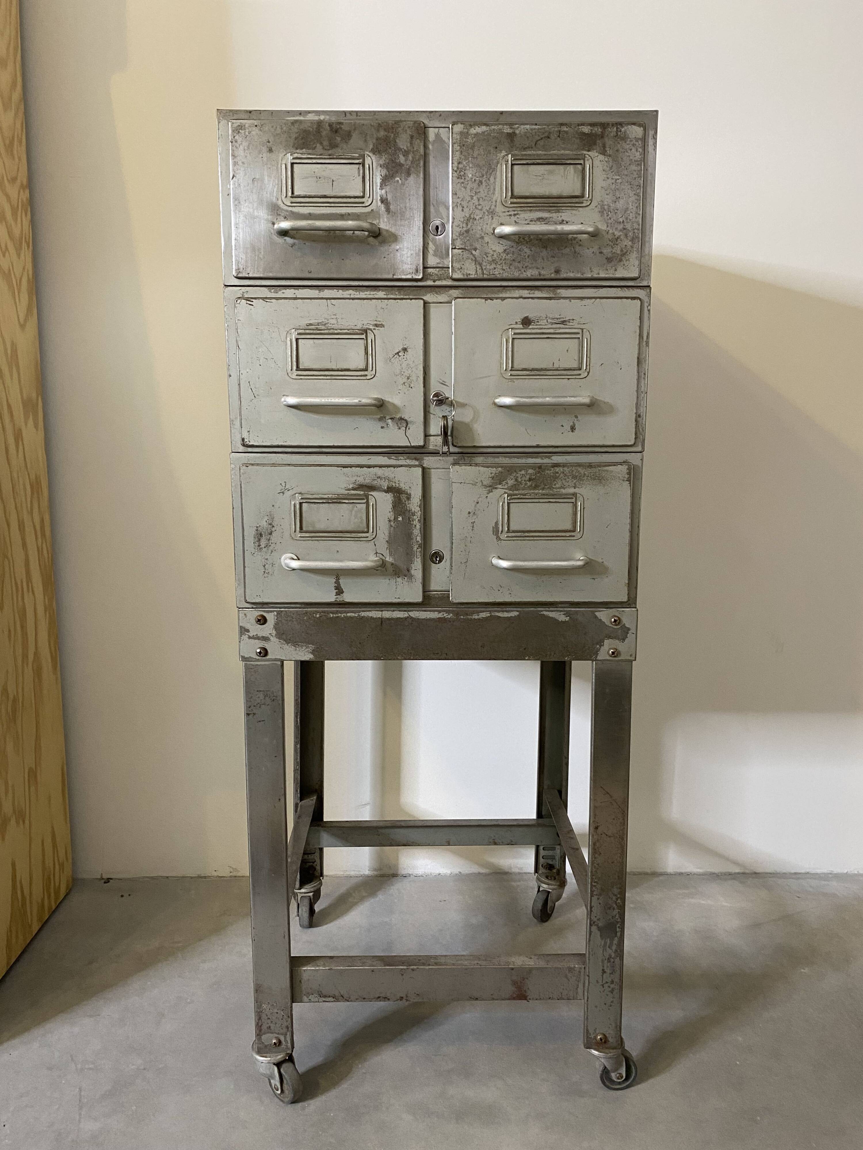 Industrial trade furniture with drawers