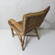 Ancien fauteuil en rotin pour enfant