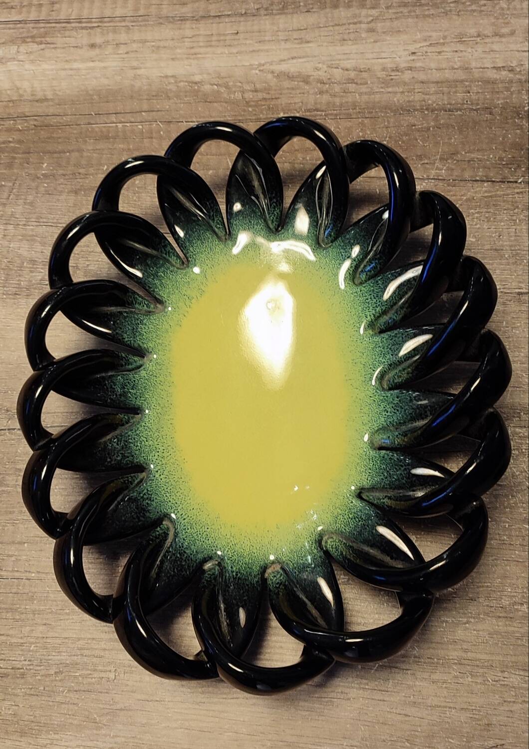 Ceramidi Twisted Ceramic Fruit Bowl