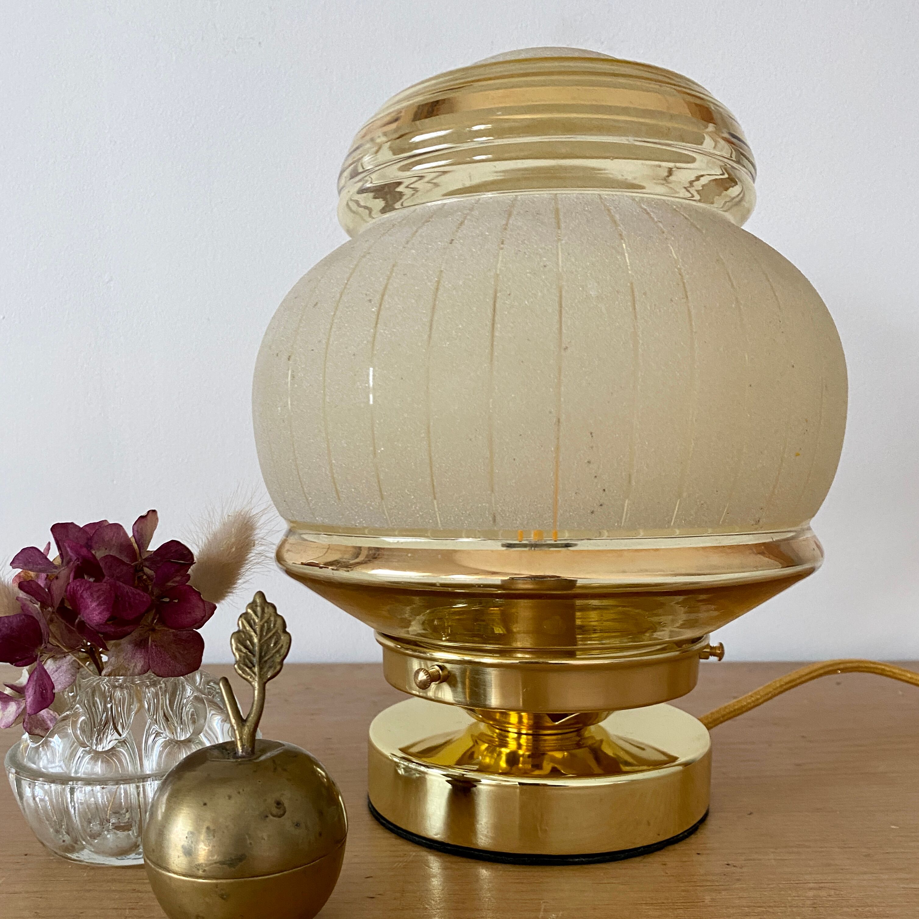 Vintage art deco globe table lamp