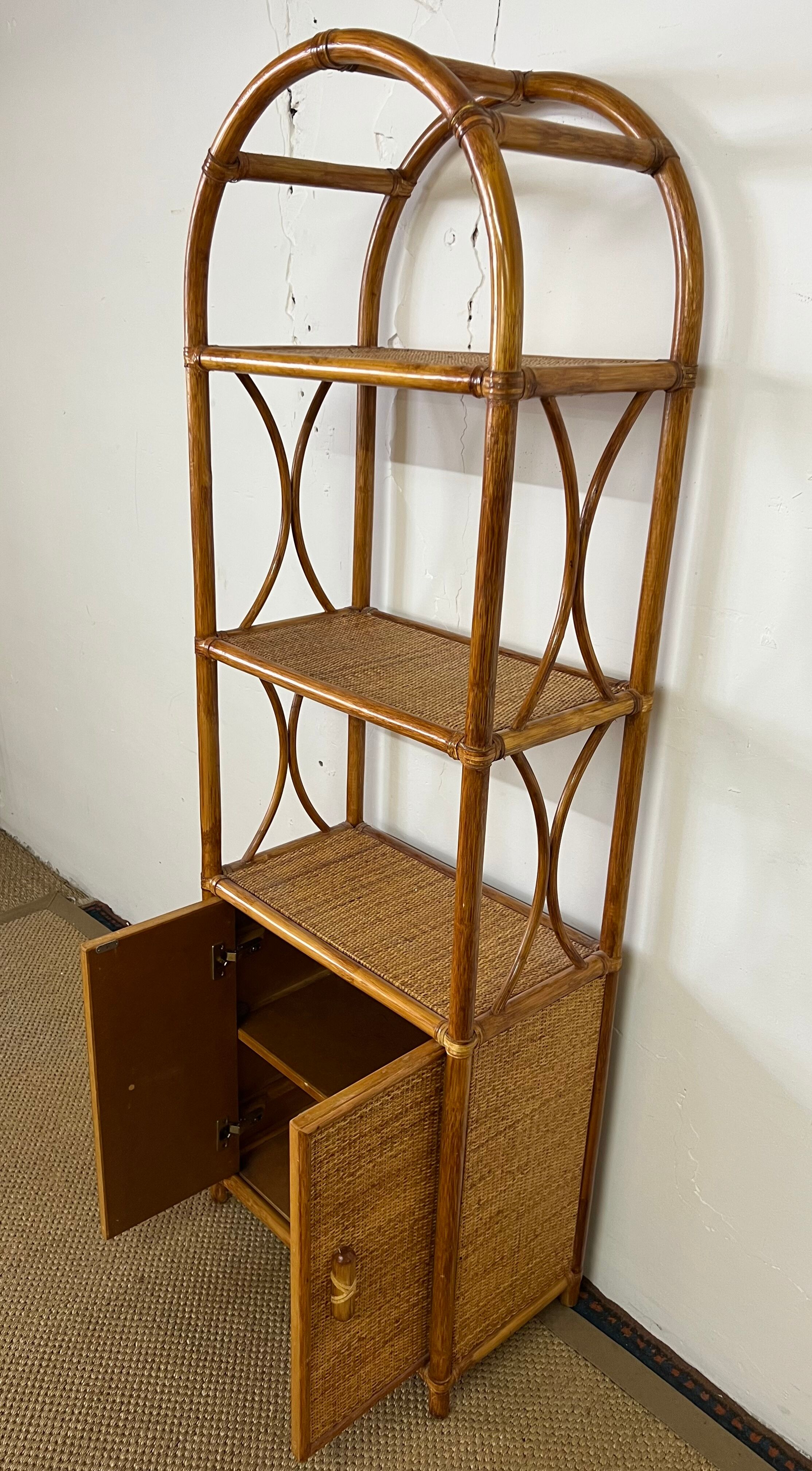 Rattan shelf 2 doors