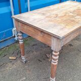 Table de ferme en bois patiné