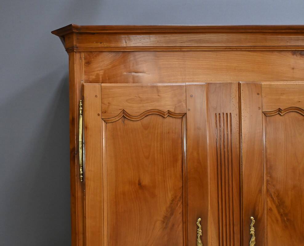 Cherrywood armoire, Louis XV style – Mid-19th century