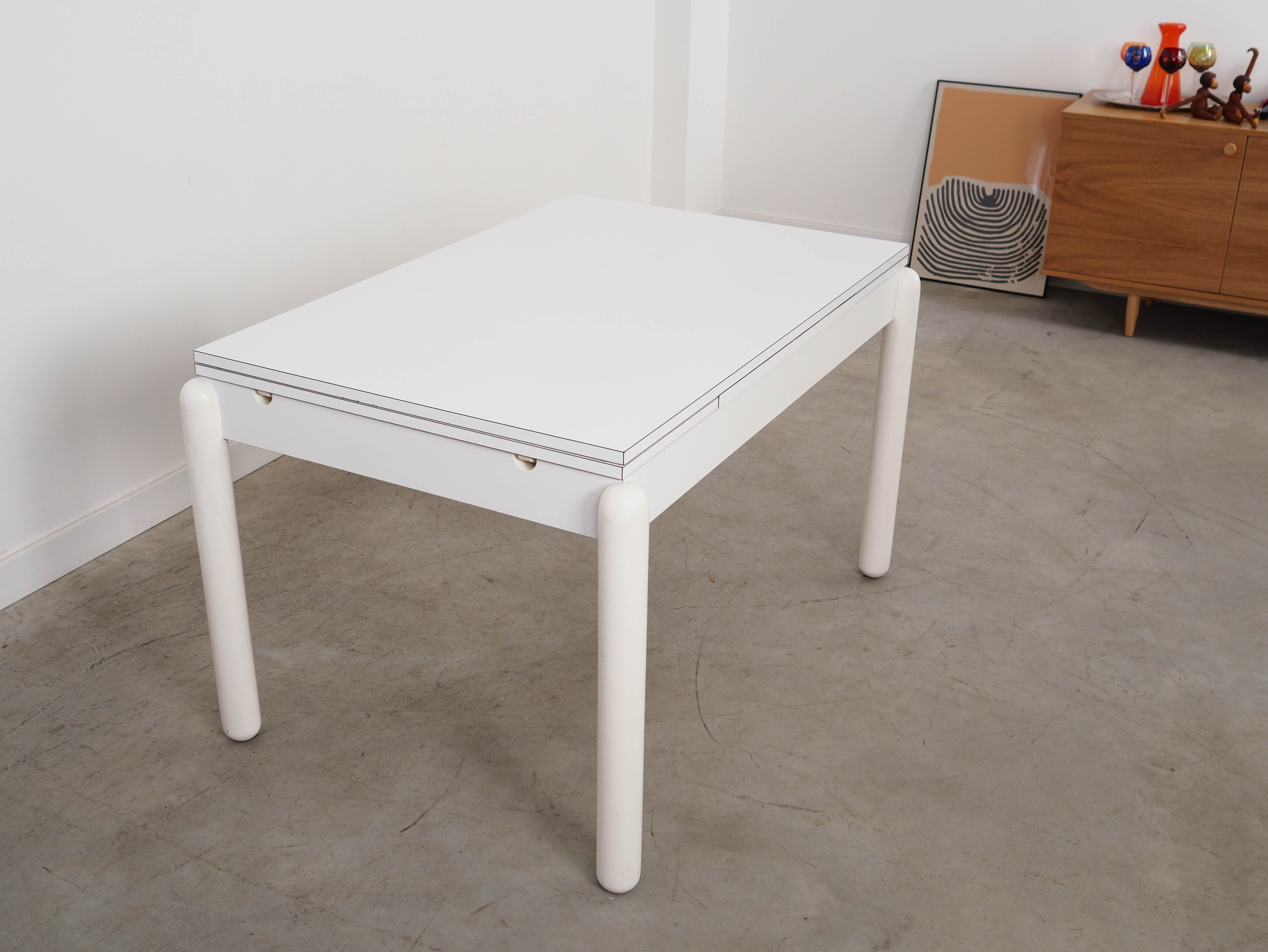 White extendable table, Italian design, 1980s, made in Italy