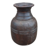 Petit pot ancien en bois