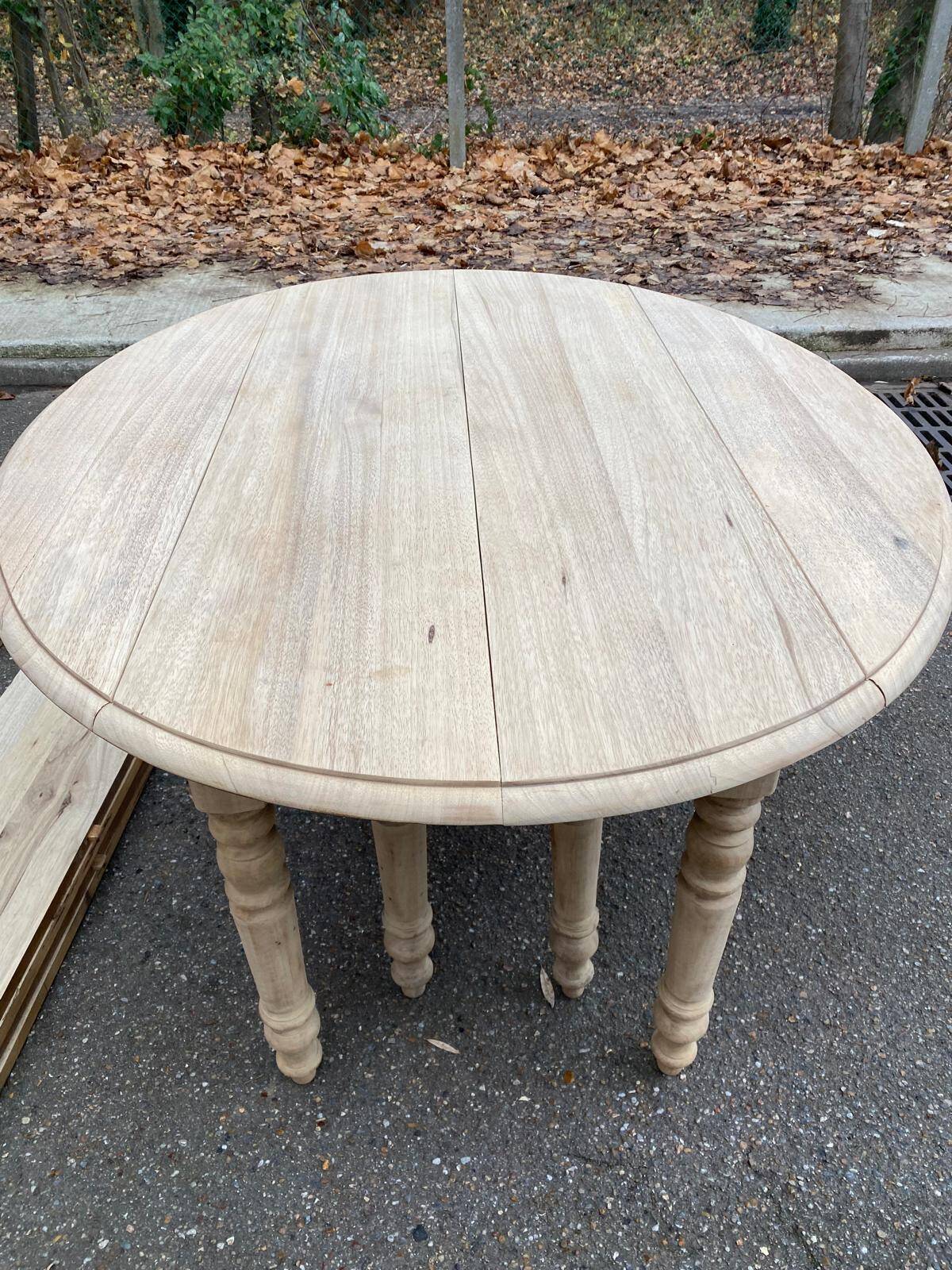 Louis Philippe extendable dining table with 8 leaves, renovated, 350cm, 19th century.