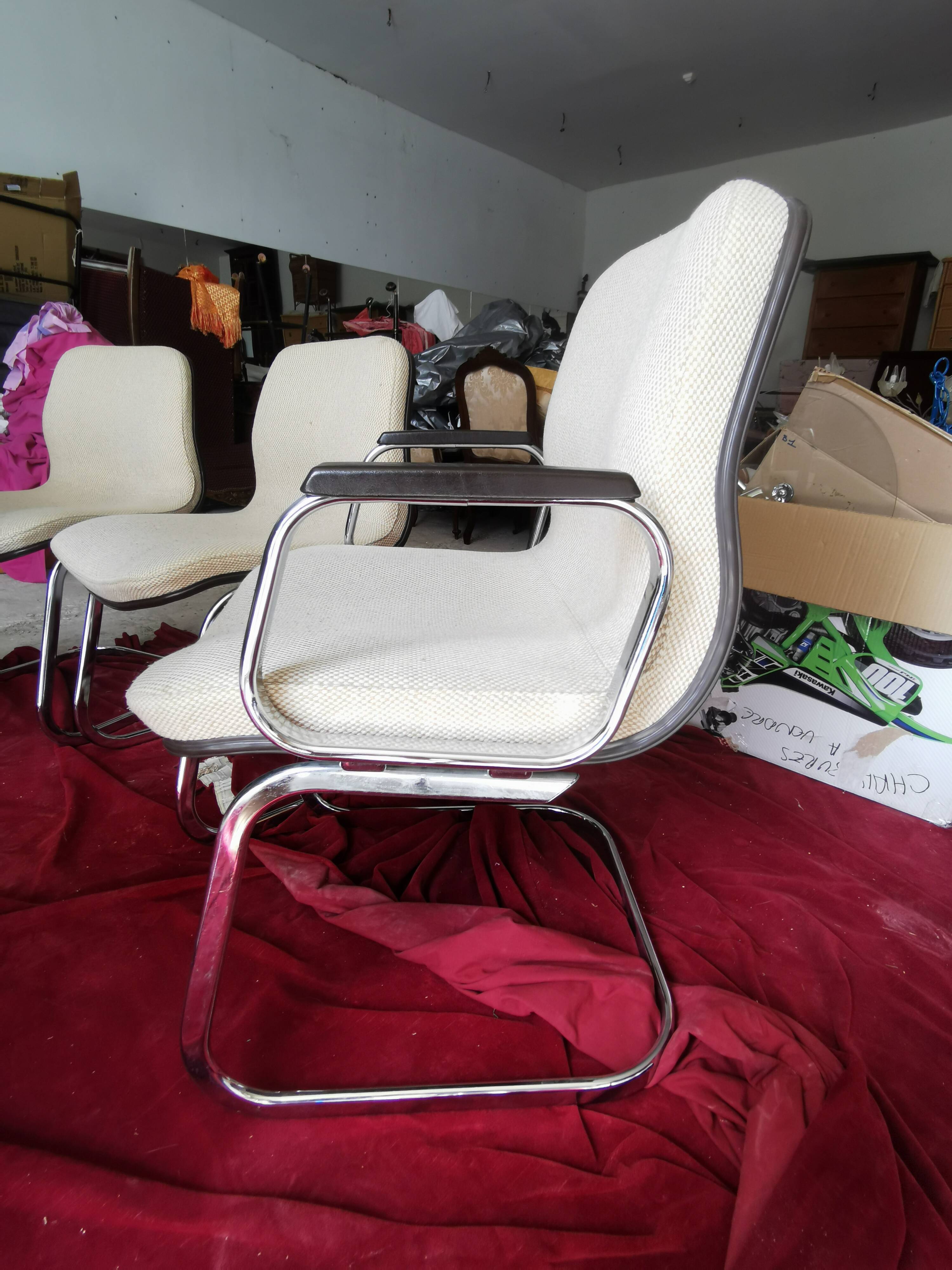 Ensemble de 6 chaises plus 1 fauteuil strafor année 70