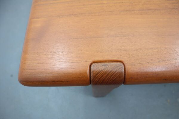 Table basse danoise du milieu du siècle par Niels Bach, années 1960