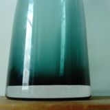 Vase en verre de couleur bleu-vert