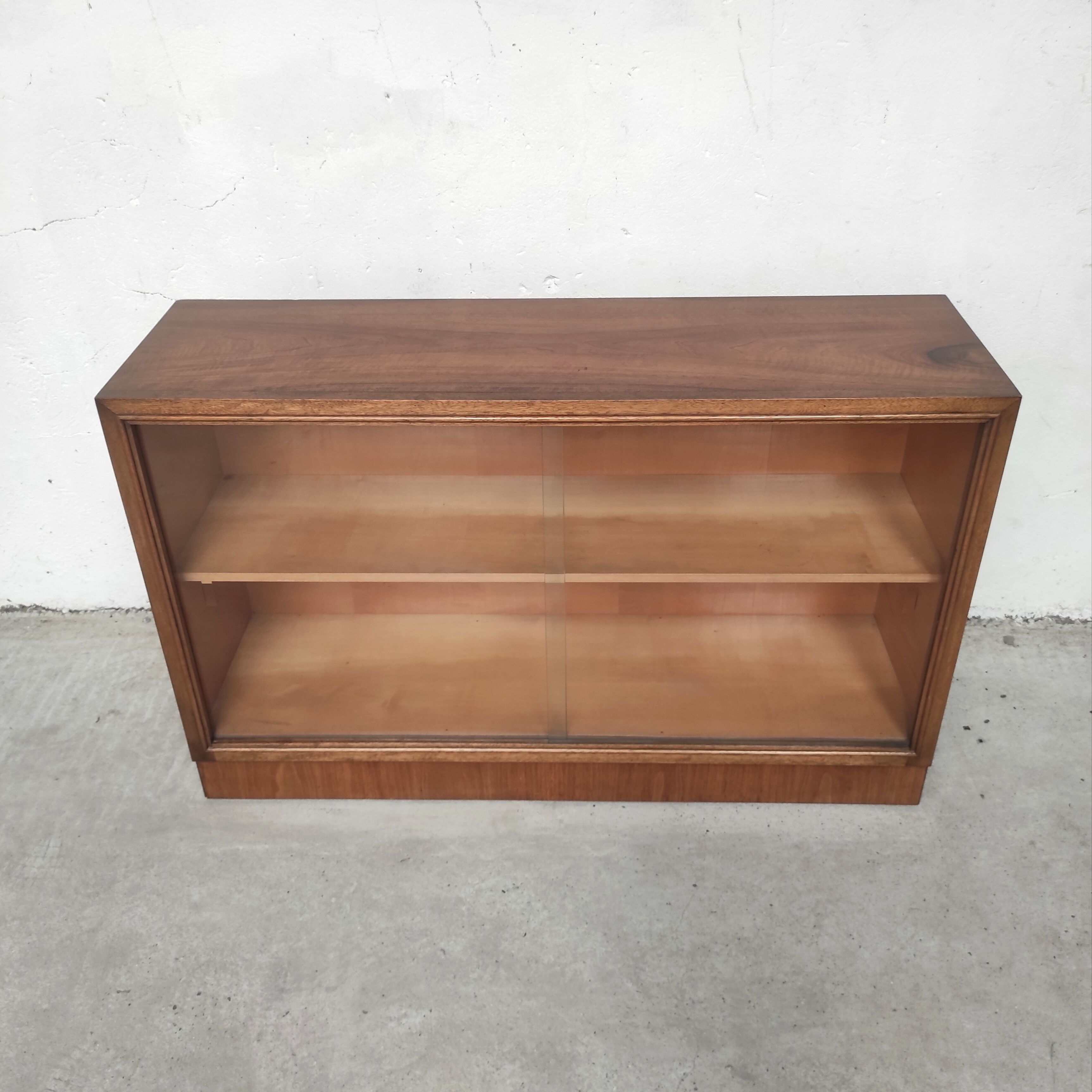 Showcase sideboard 2 doors, 1960