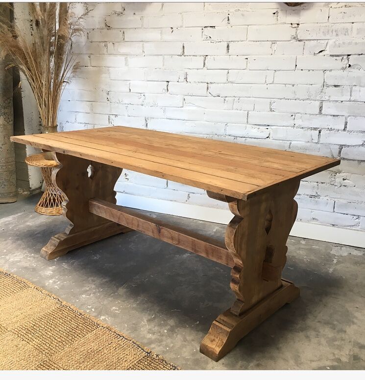 Natural wood dining table type monastery