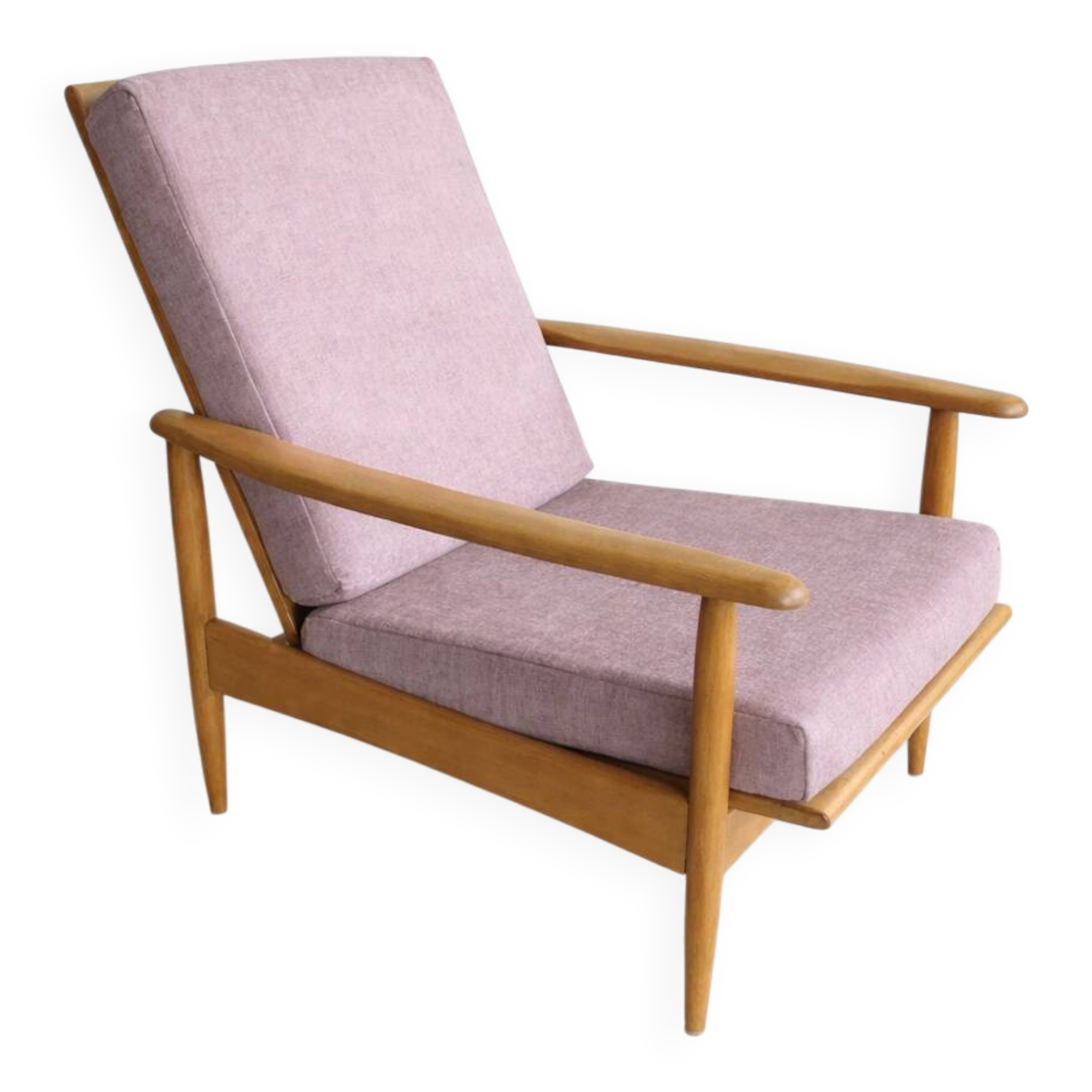 Scandinavian armchair with 3 positions