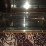 Curved showcase confectioner