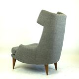 Fauteuil à oreilles monumental gris autrichien du milieu du siècle par Oswald Haerdtl