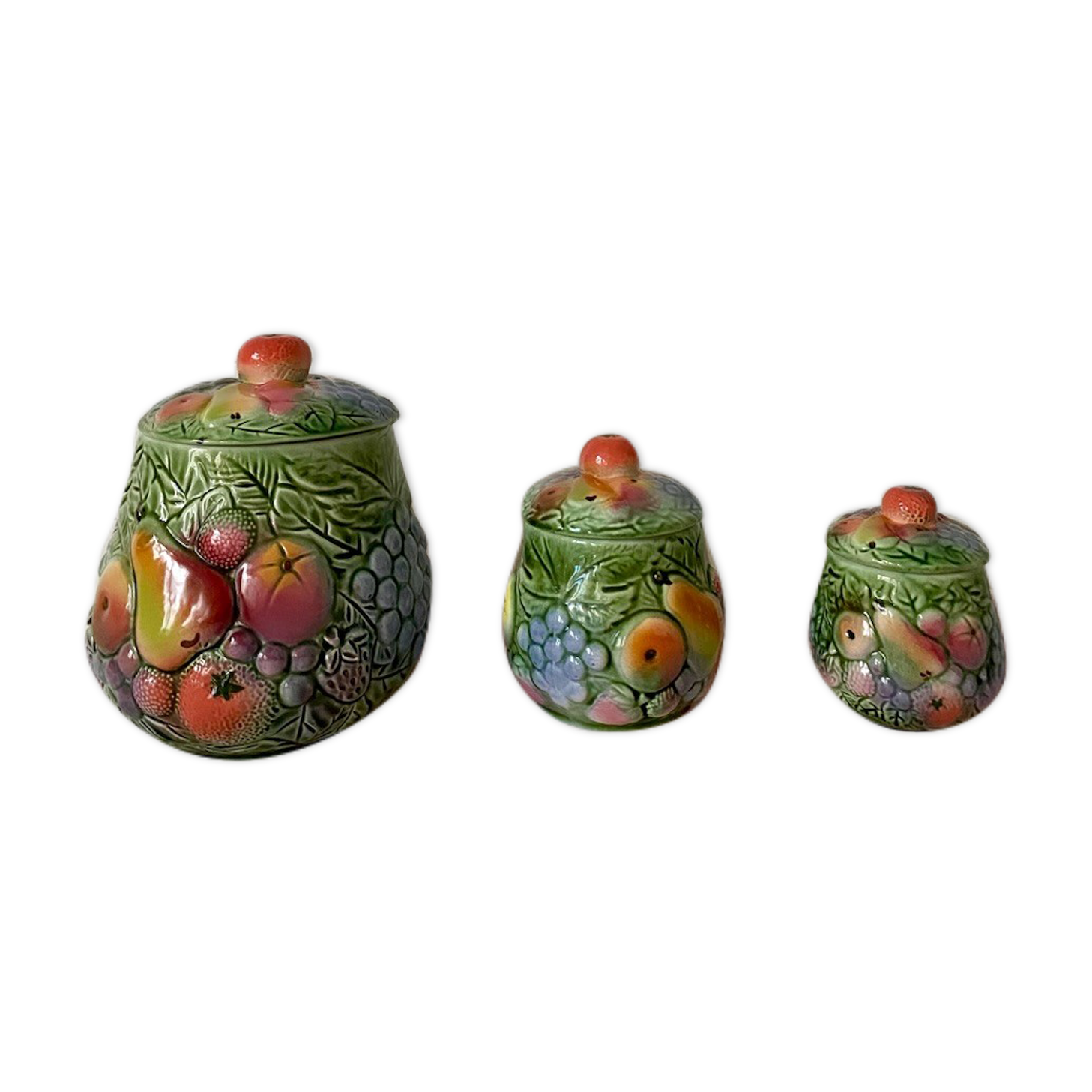 Pots in slip decoration fruits